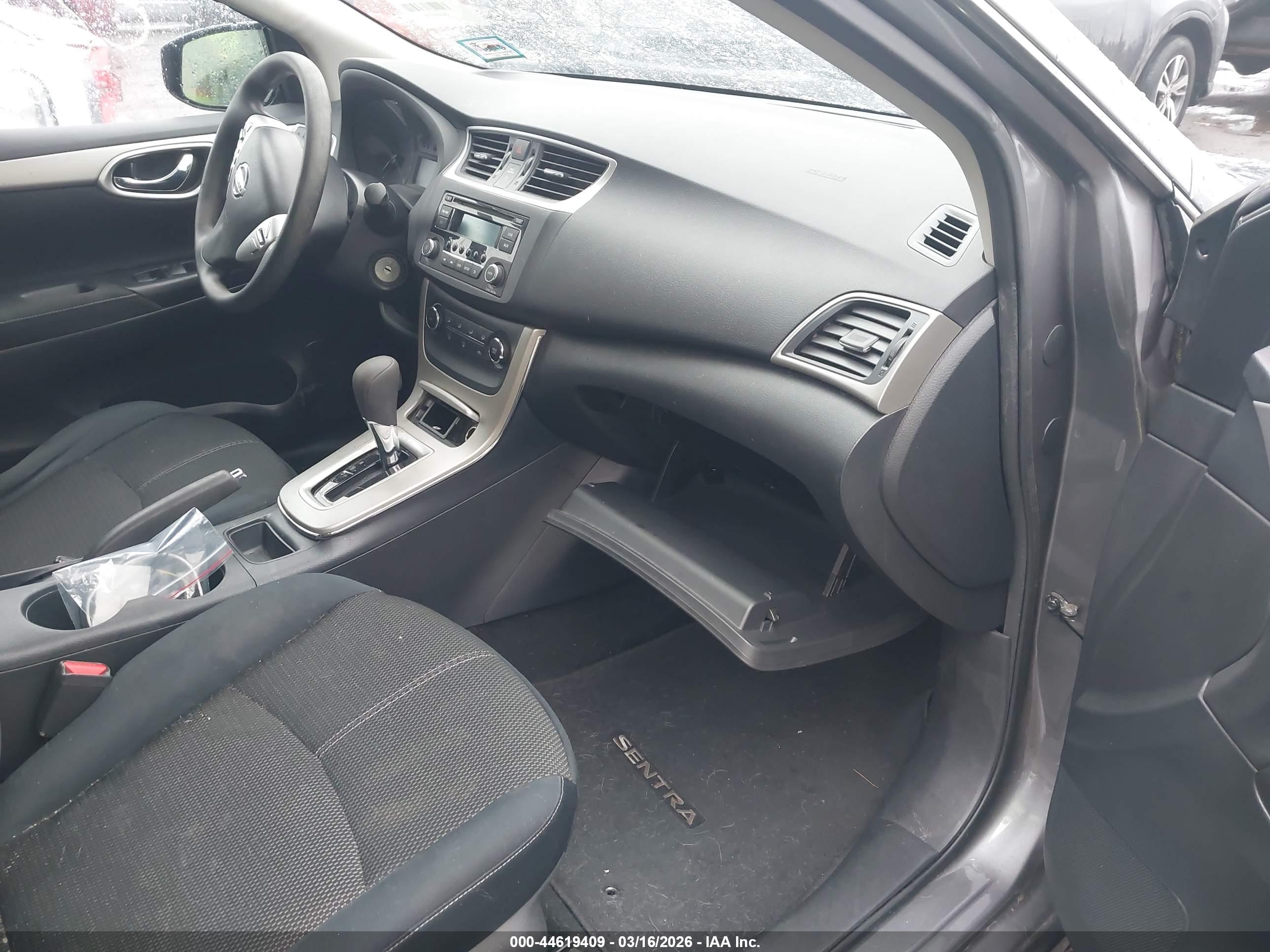 NISSAN SENTRA image 5