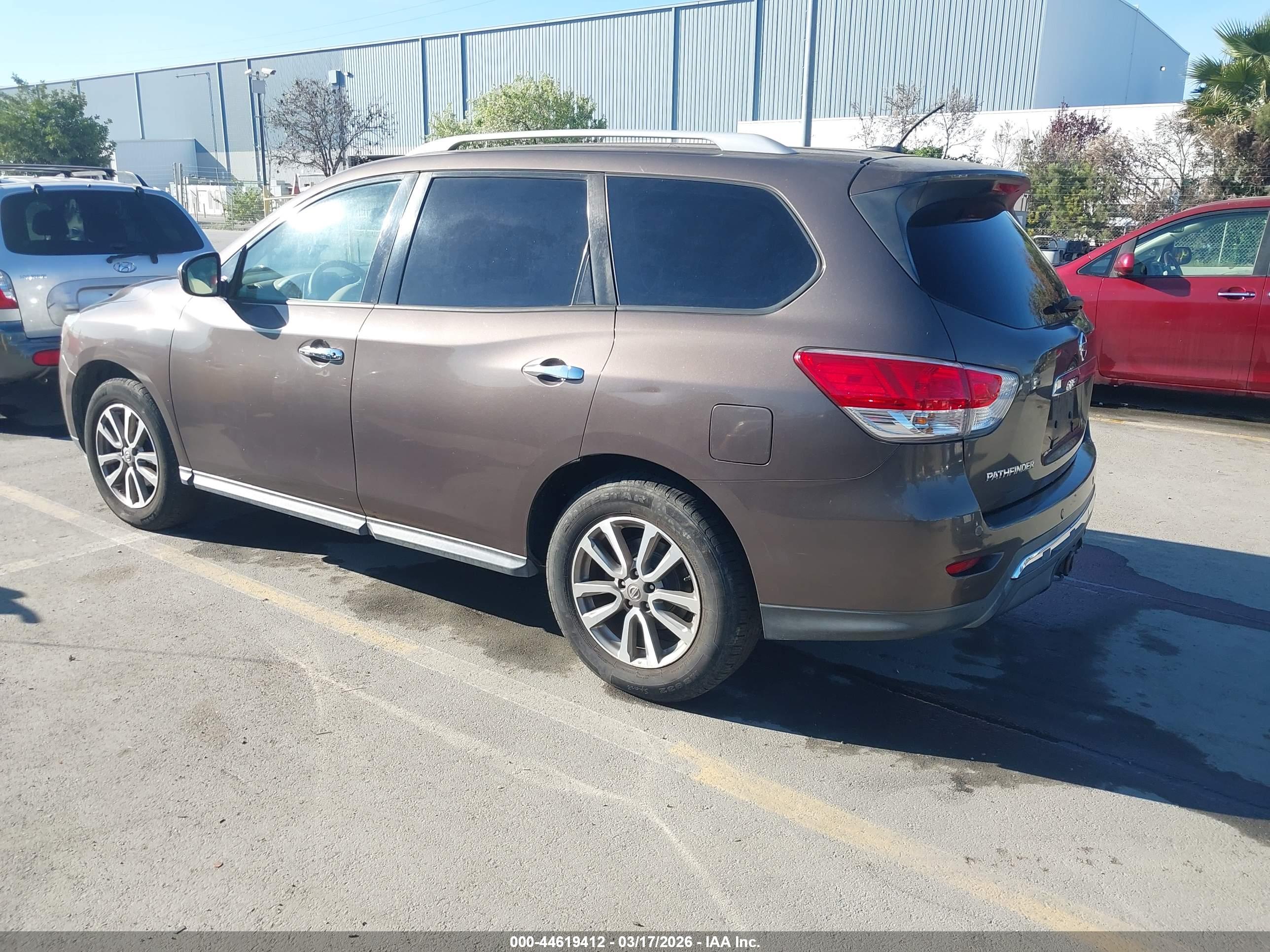 NISSAN PATHFINDER image 3