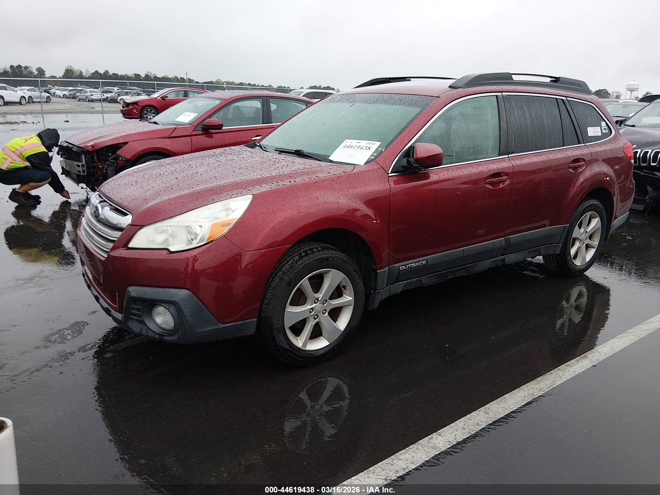 SUBARU OUTBACK image 2
