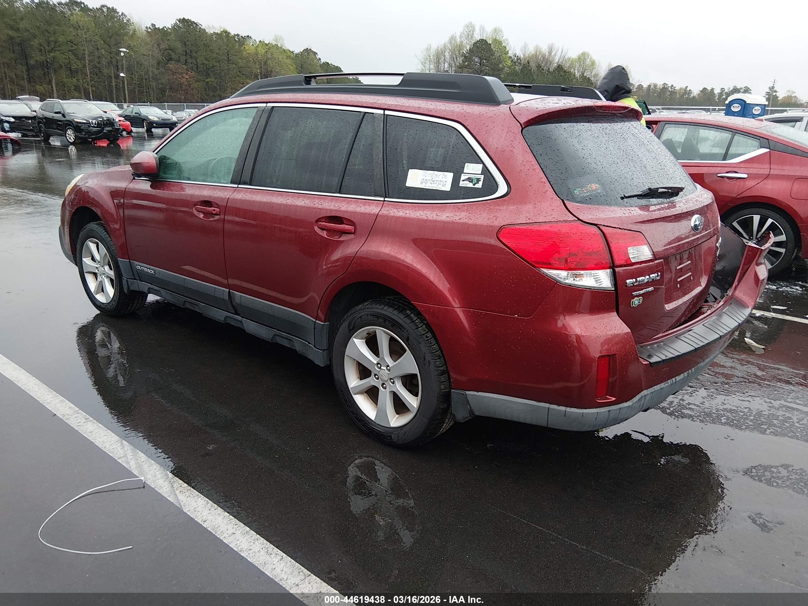 SUBARU OUTBACK image 3