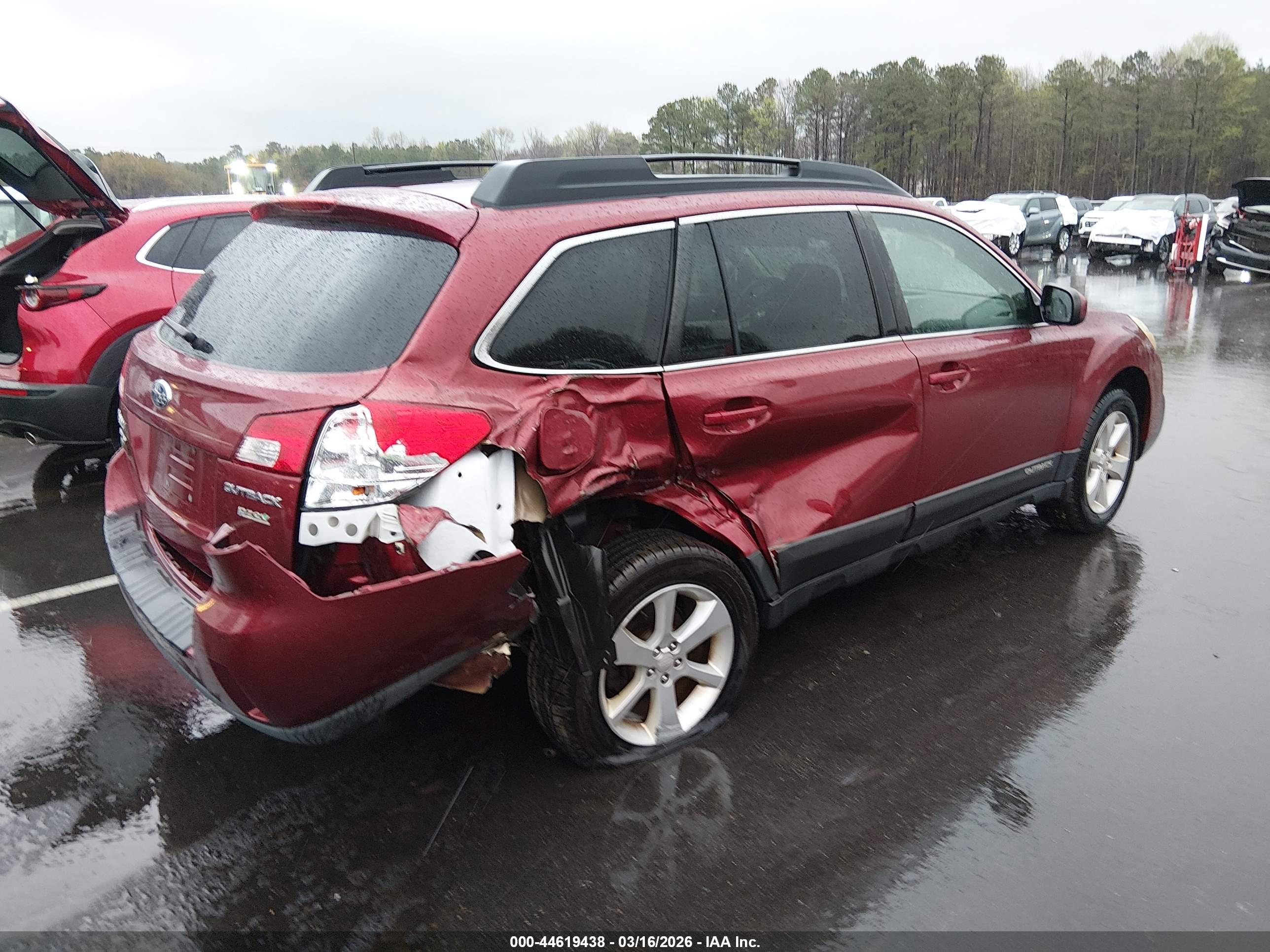 SUBARU OUTBACK image 4