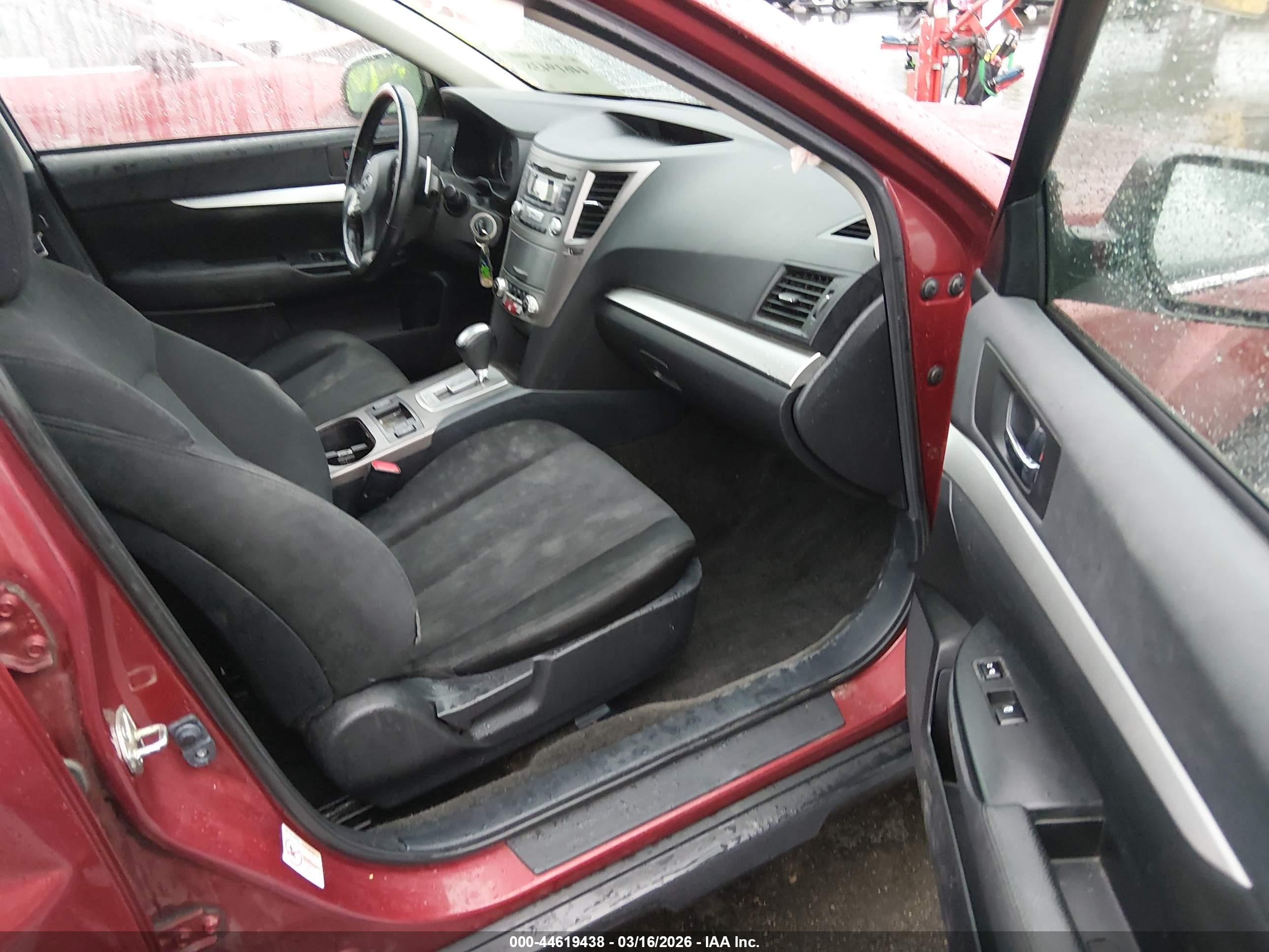SUBARU OUTBACK image 5