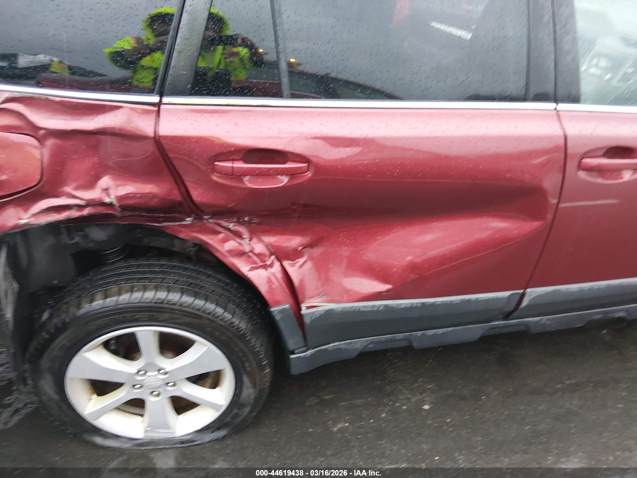 SUBARU OUTBACK image 6