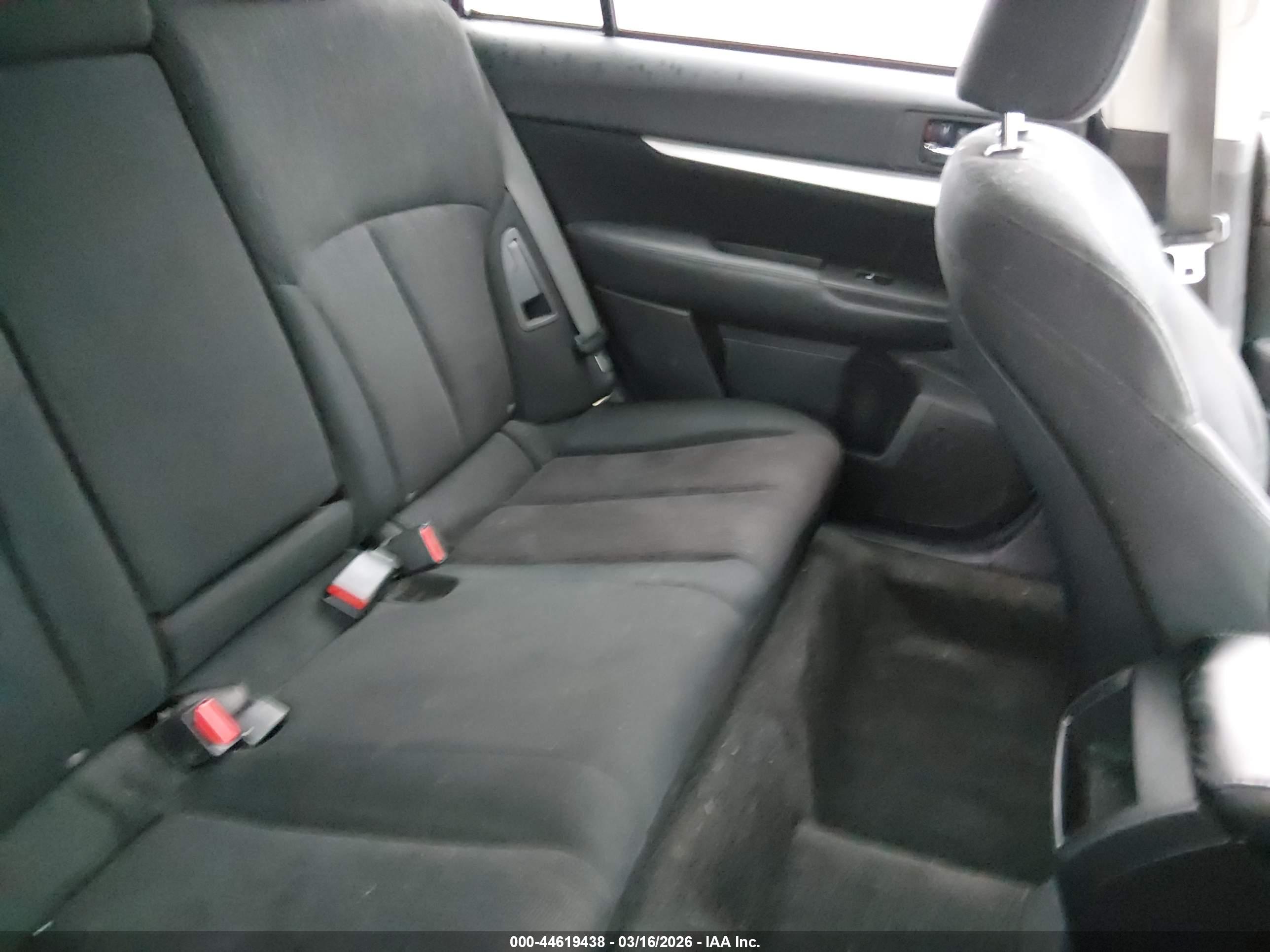 SUBARU OUTBACK image 8