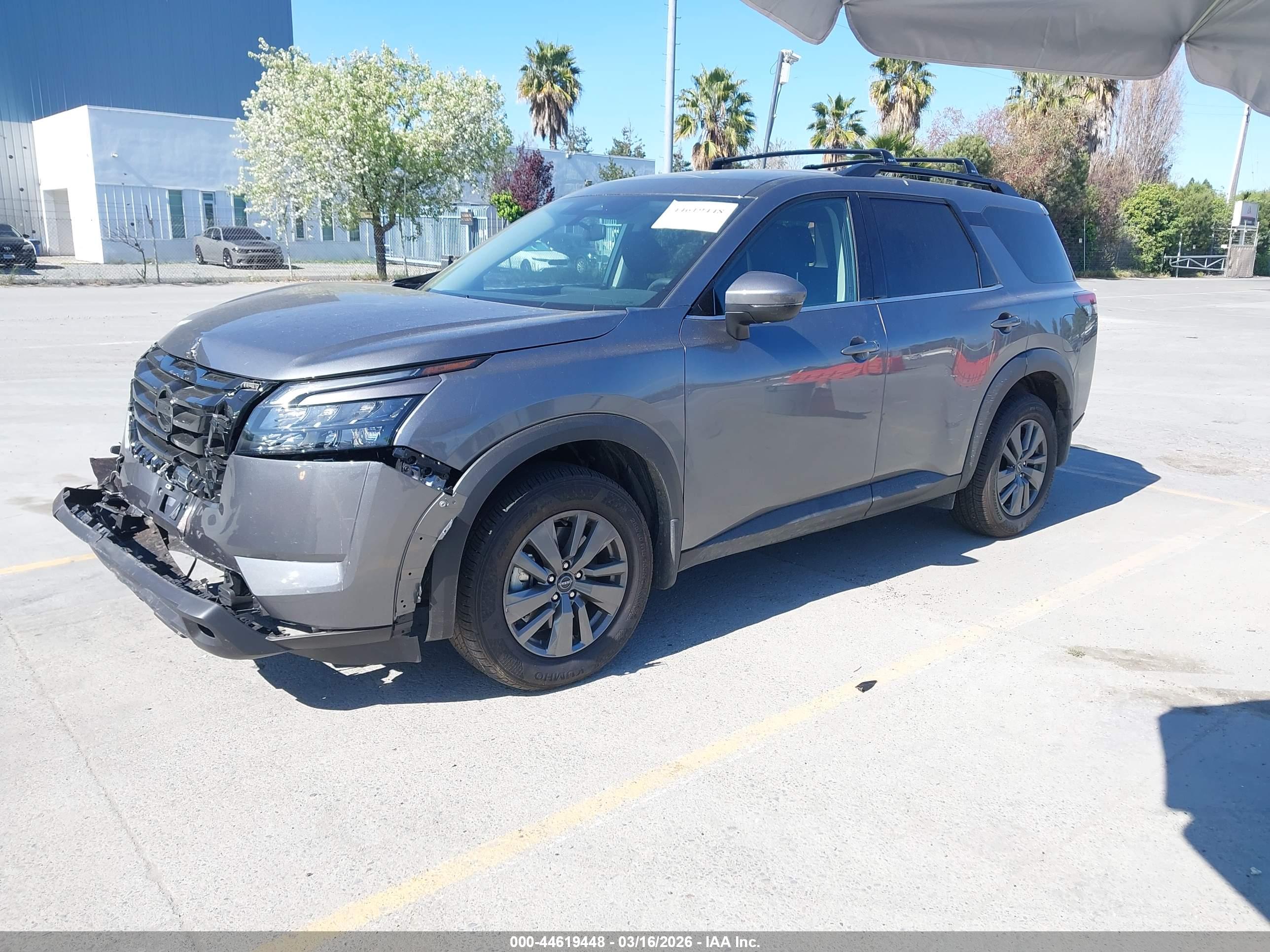 NISSAN PATHFINDER image 2