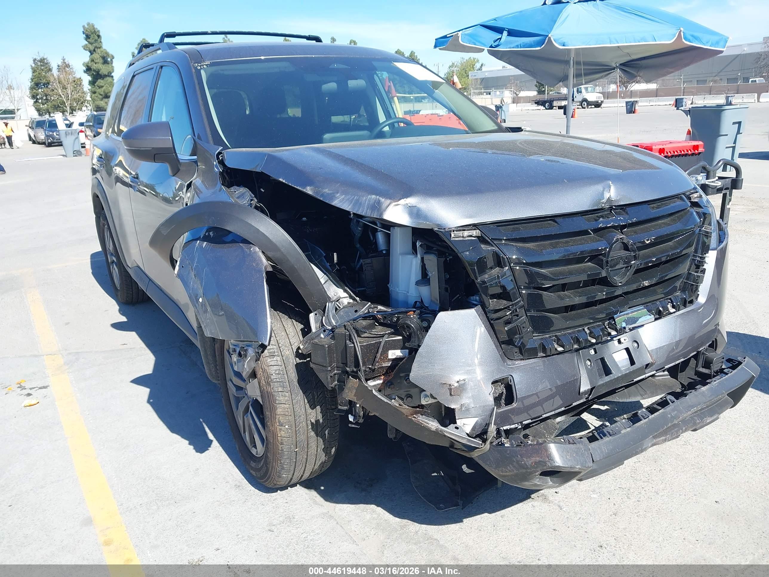 NISSAN PATHFINDER image 6