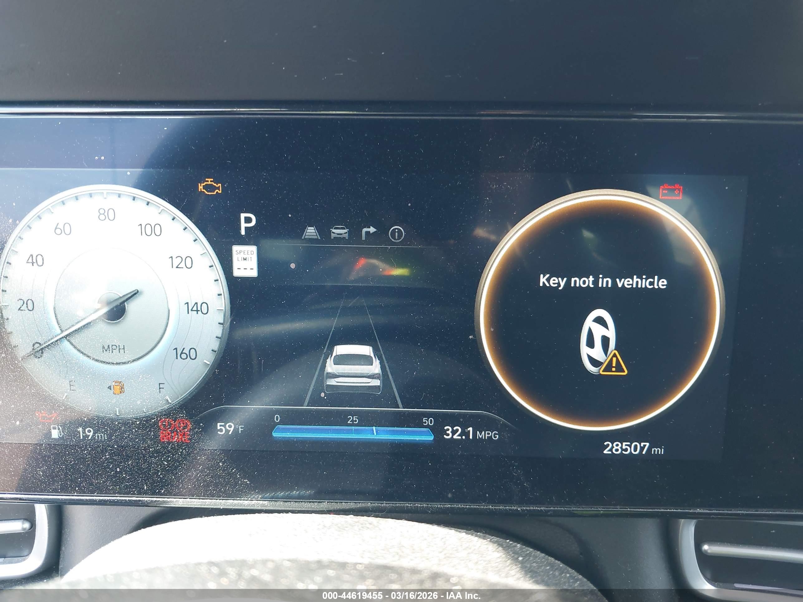 HYUNDAI ELANTRA image 7