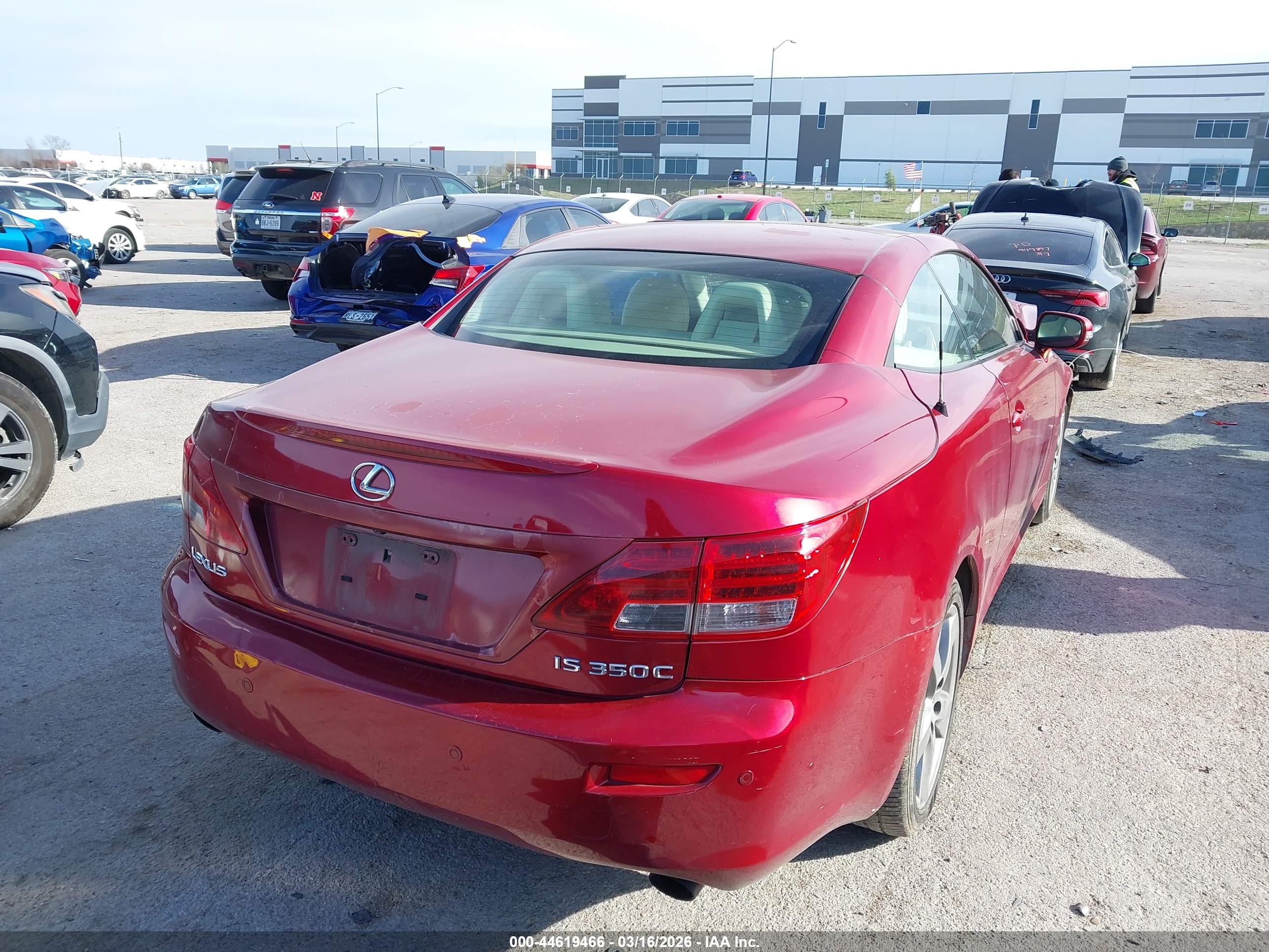 LEXUS IS image 4