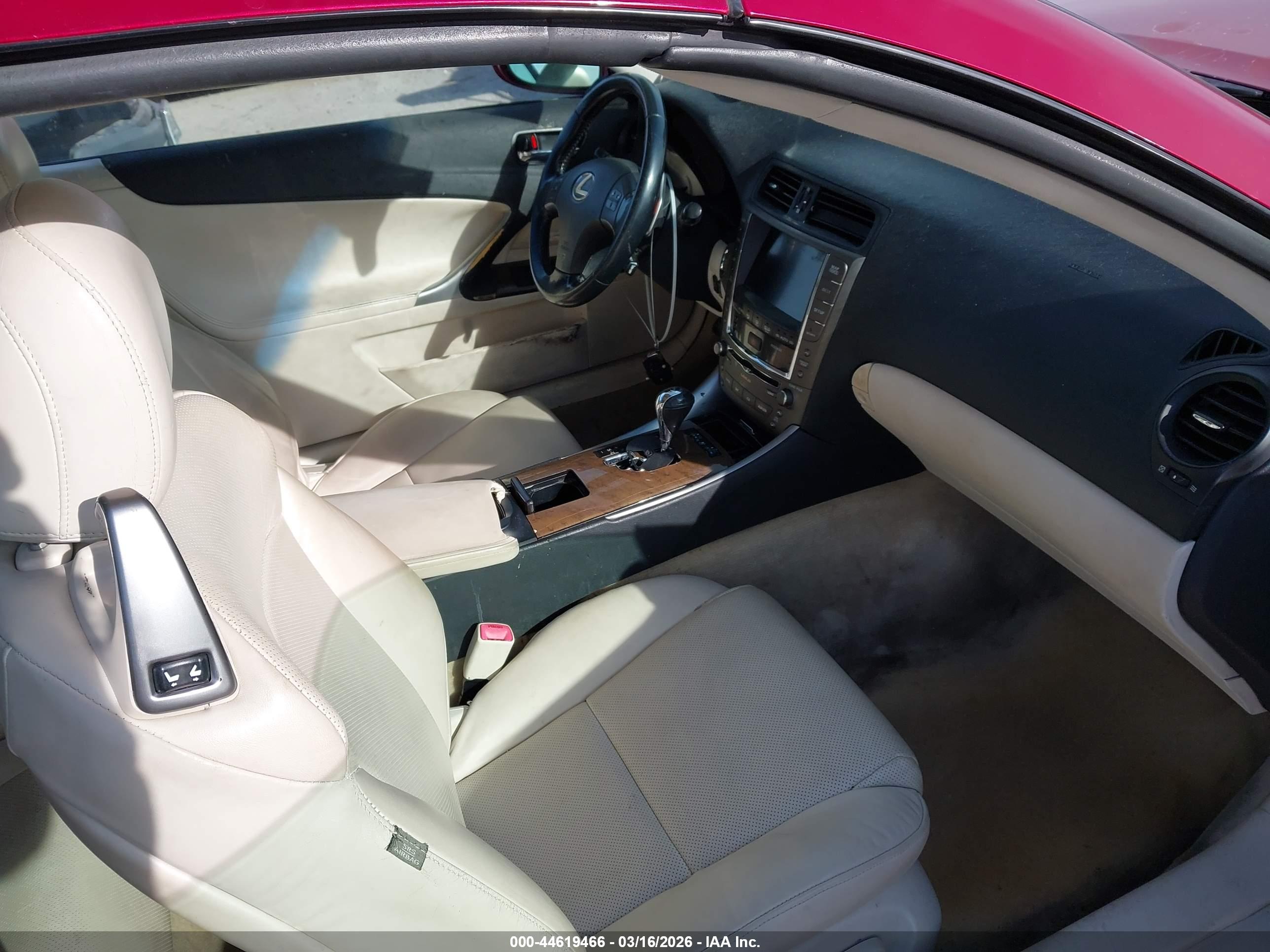 LEXUS IS image 5
