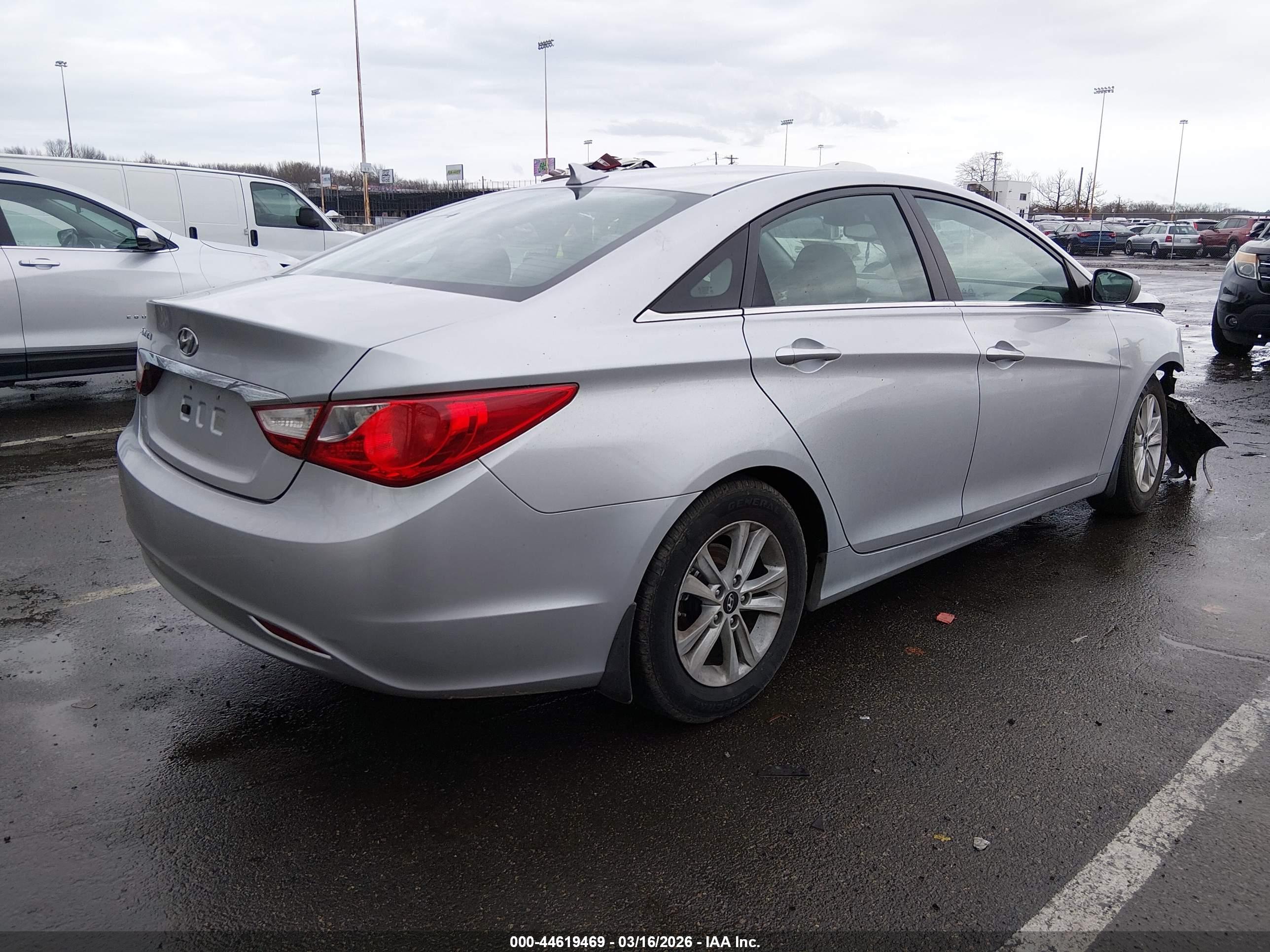 HYUNDAI SONATA image 4