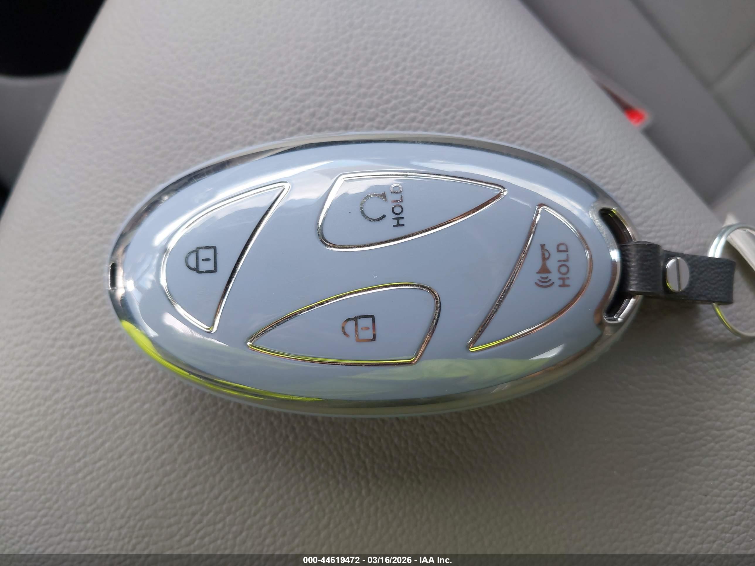 HYUNDAI ELANTRA image 11
