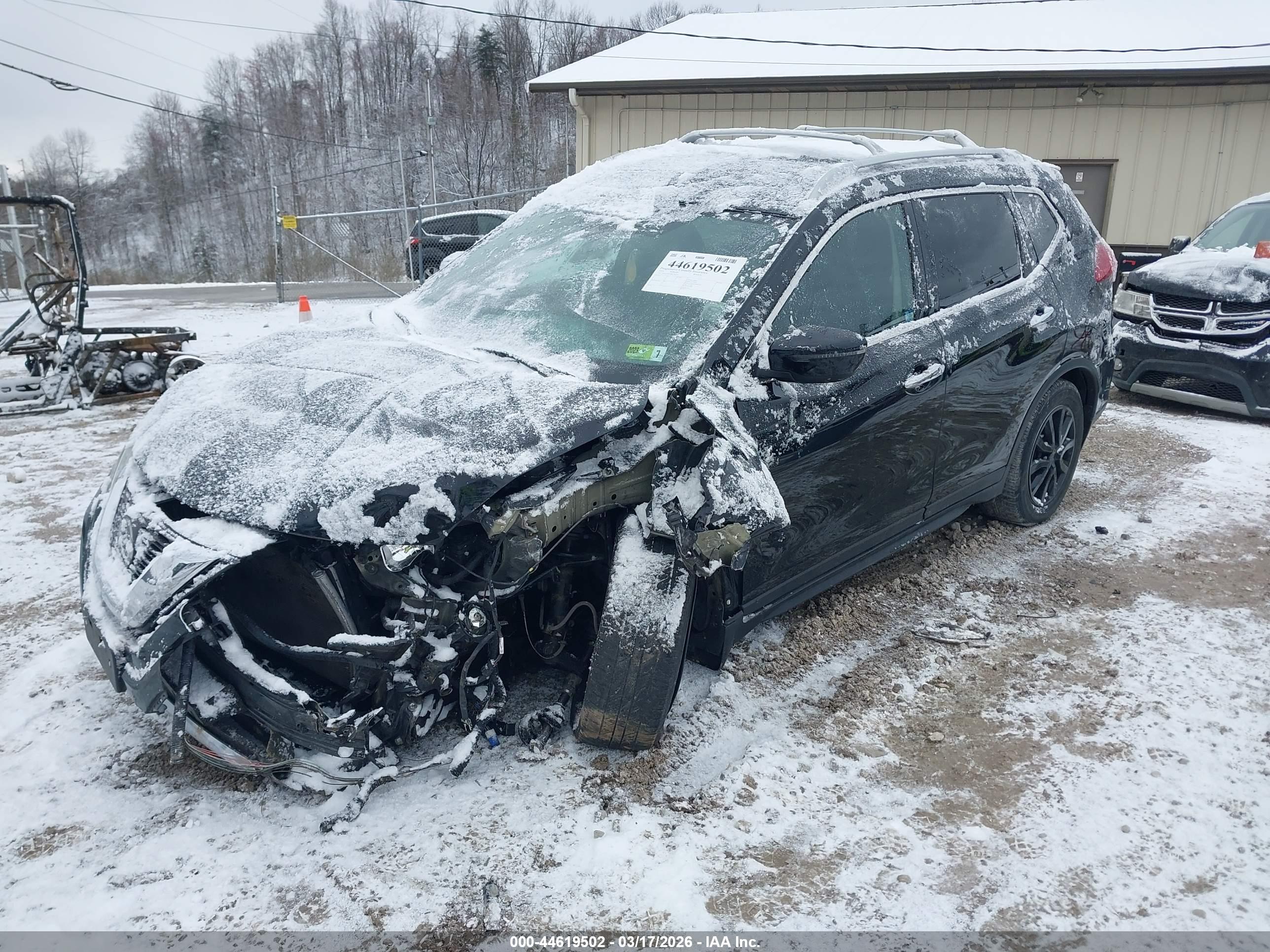 NISSAN ROGUE image 2
