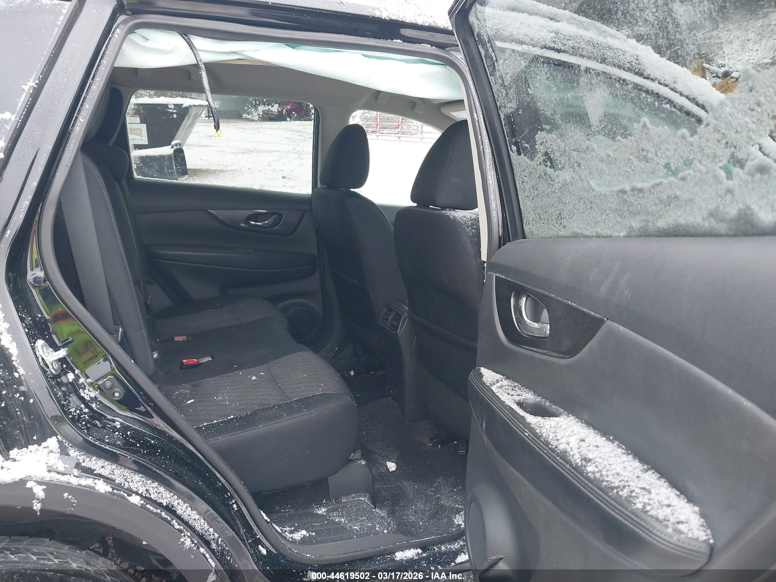 NISSAN ROGUE image 8
