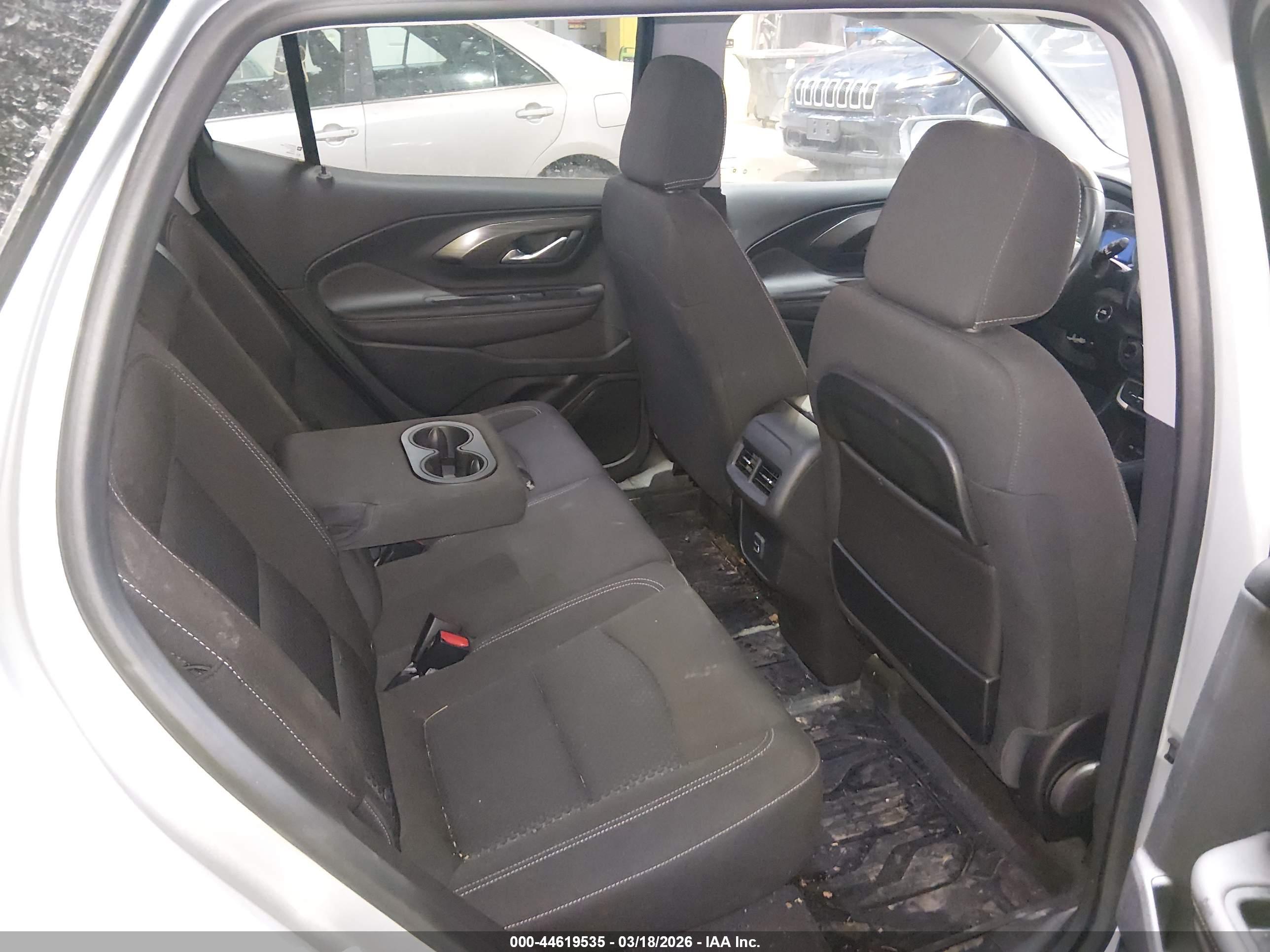 GMC TERRAIN image 8