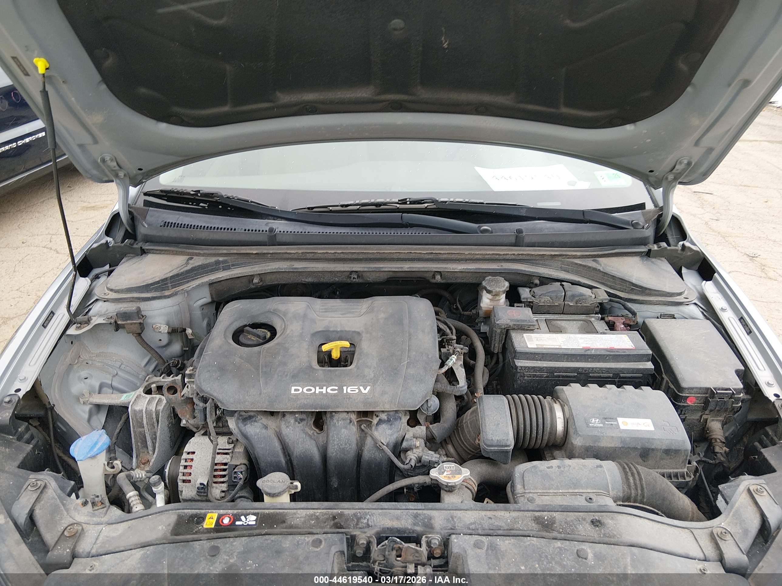HYUNDAI ELANTRA image 10