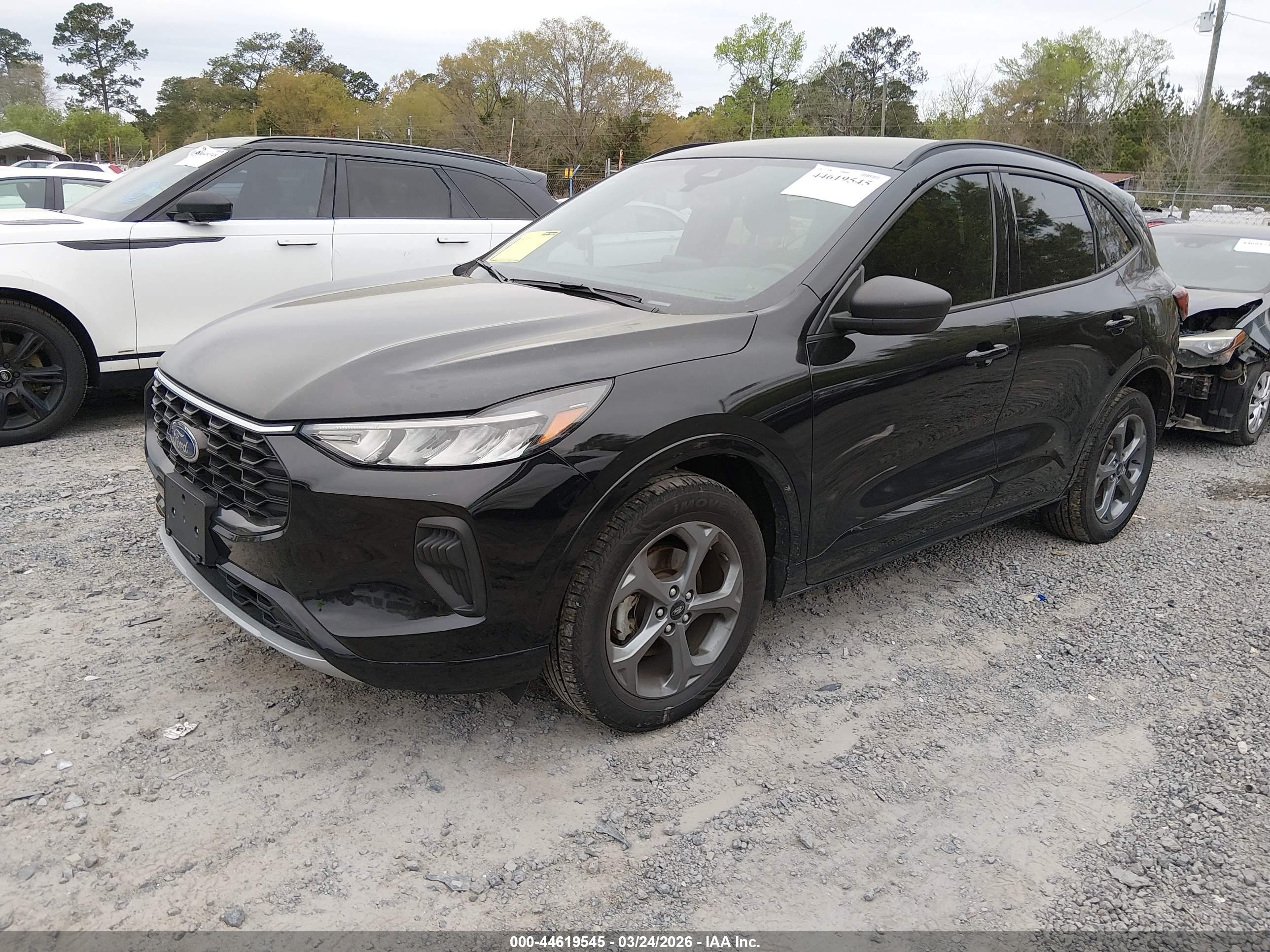 FORD ESCAPE image 2