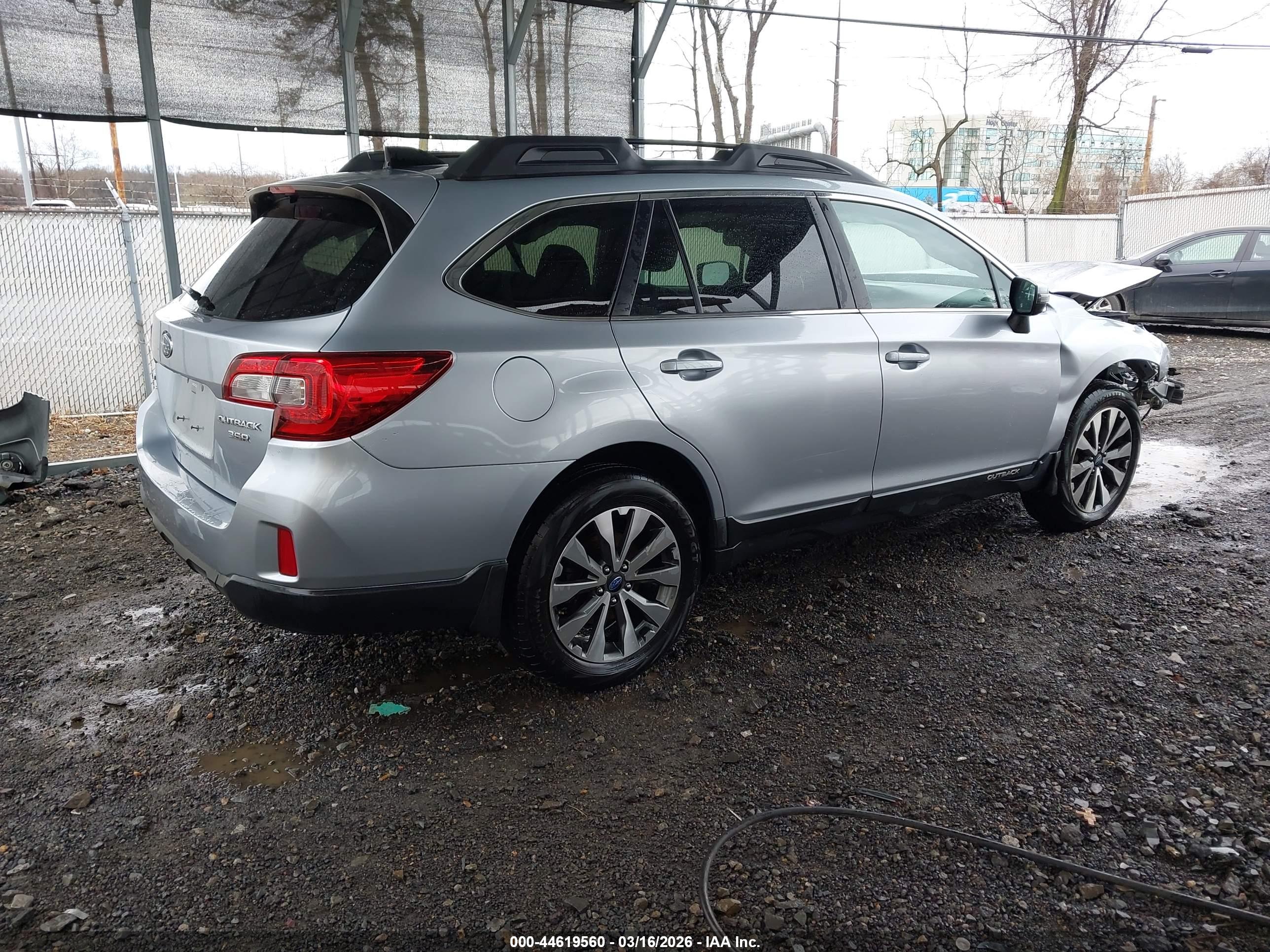 SUBARU OUTBACK image 4