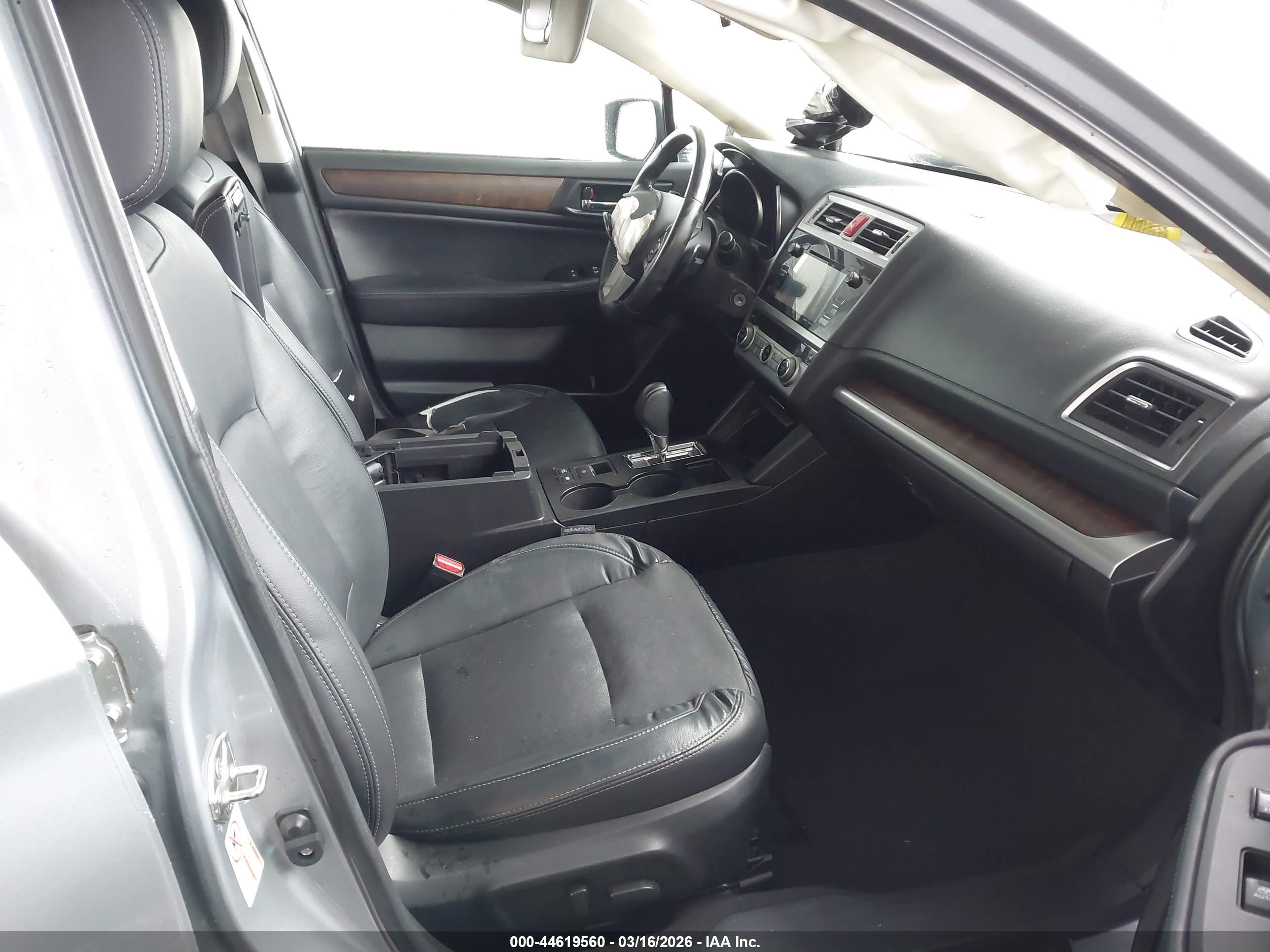 SUBARU OUTBACK image 5