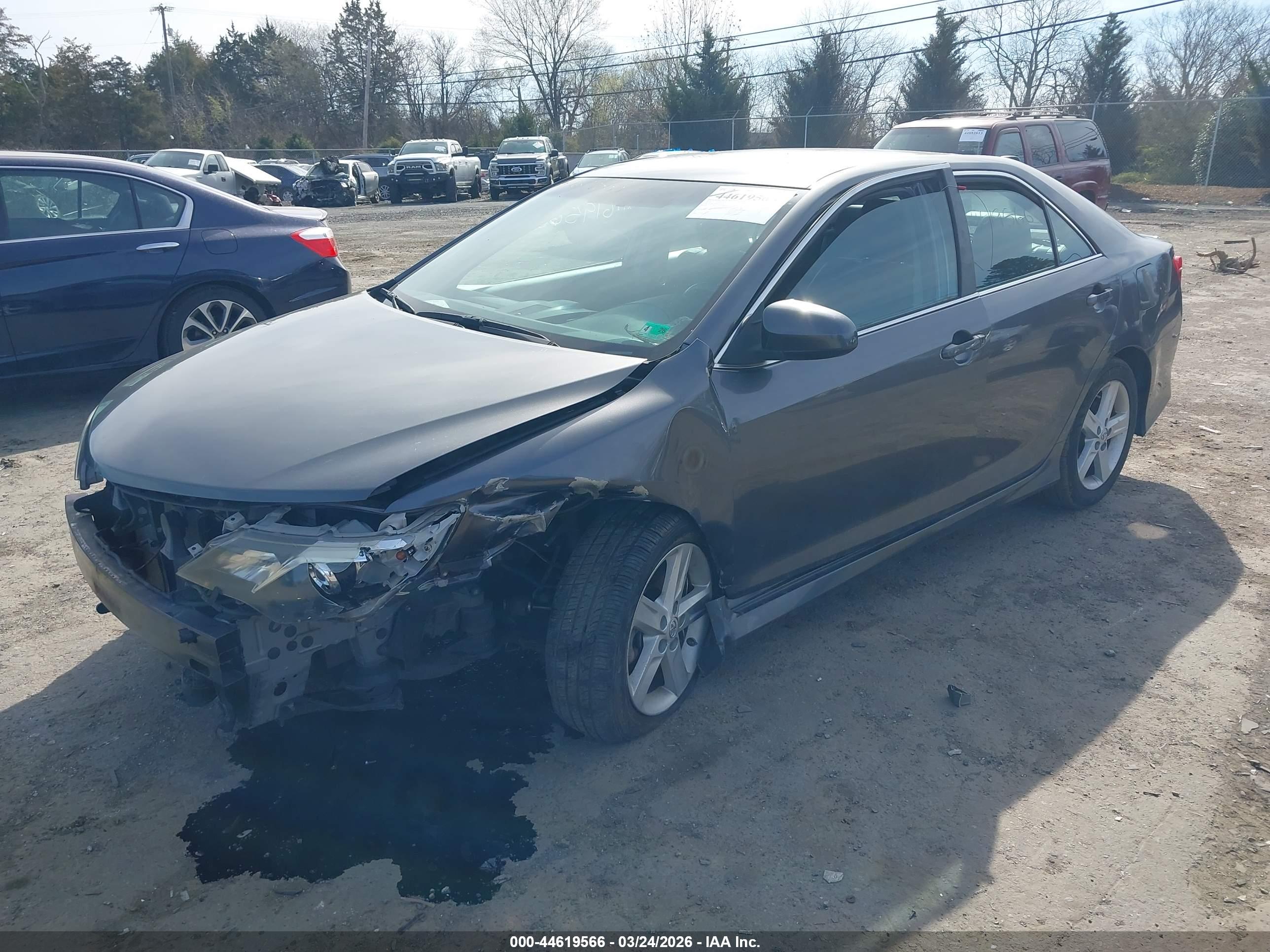 TOYOTA CAMRY image 2