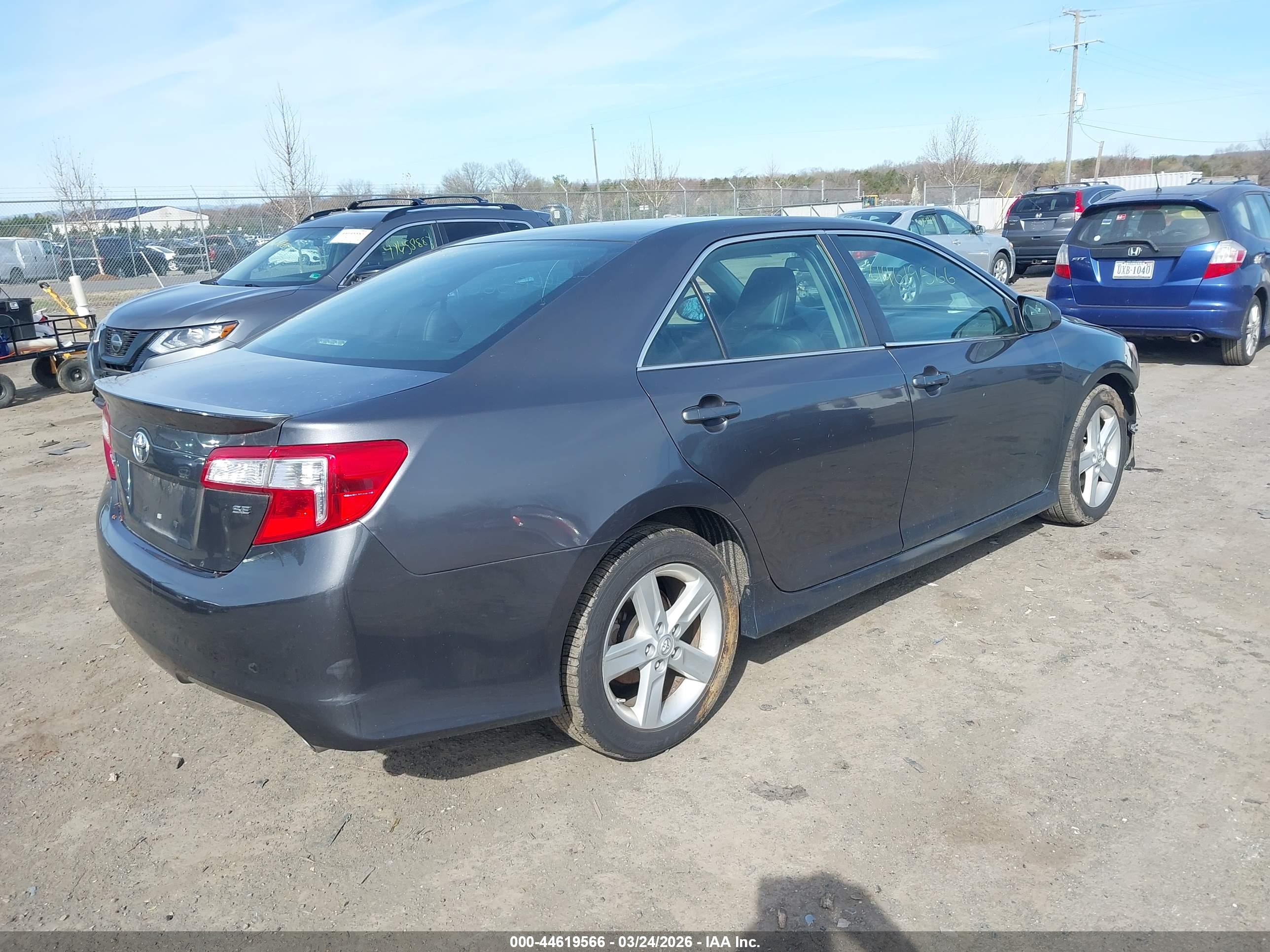 TOYOTA CAMRY image 4