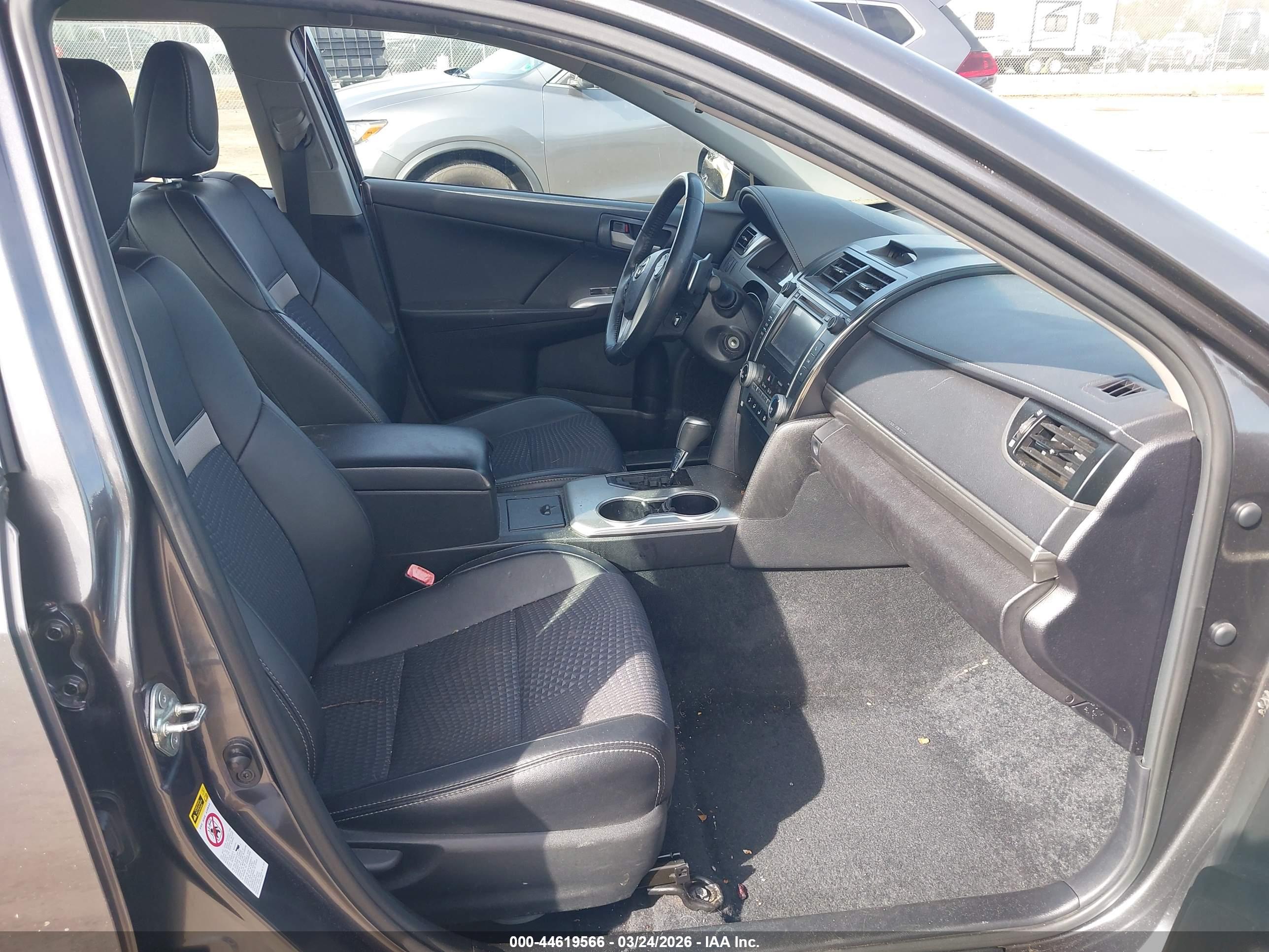 TOYOTA CAMRY image 5