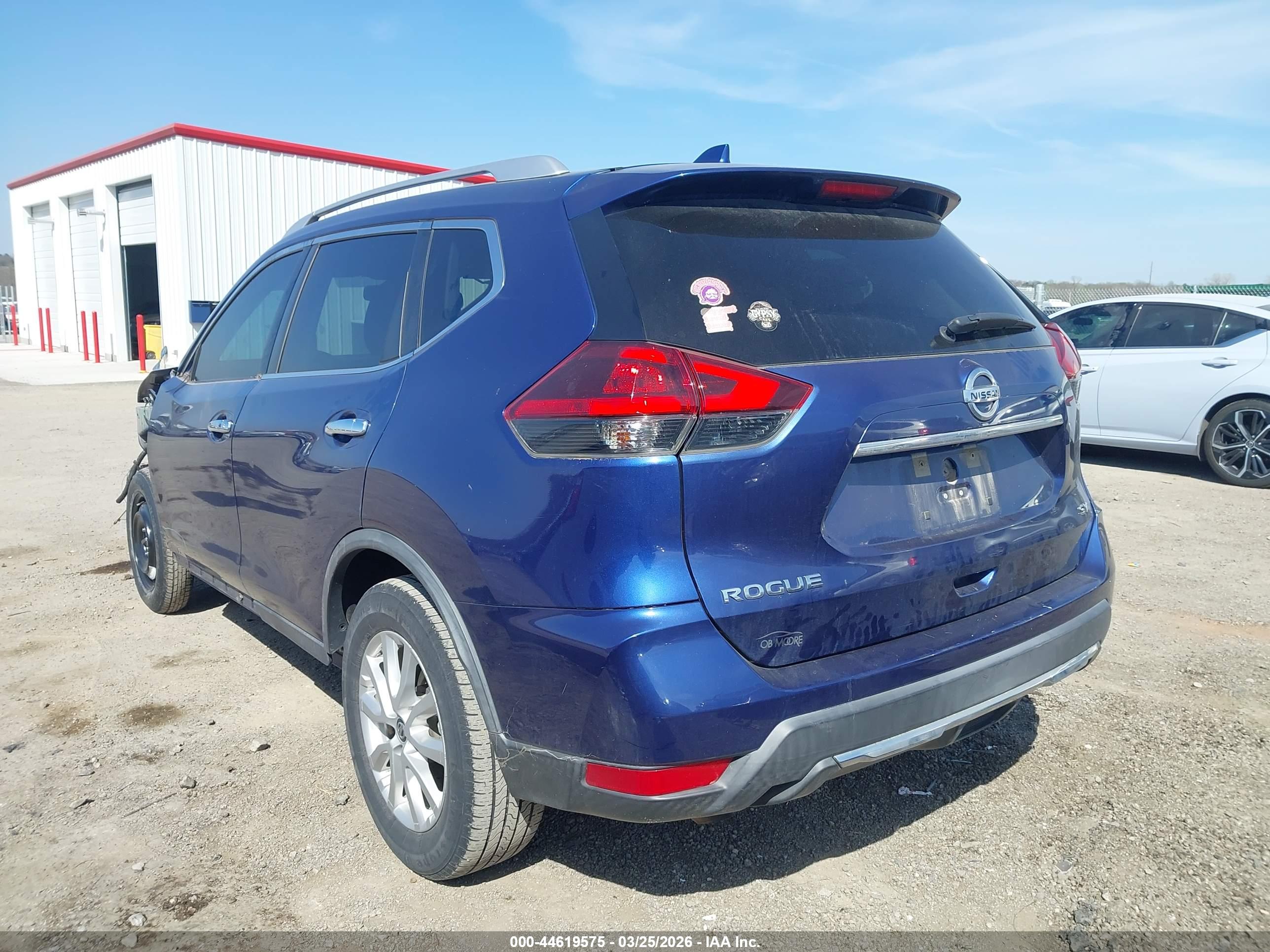 NISSAN ROGUE image 3
