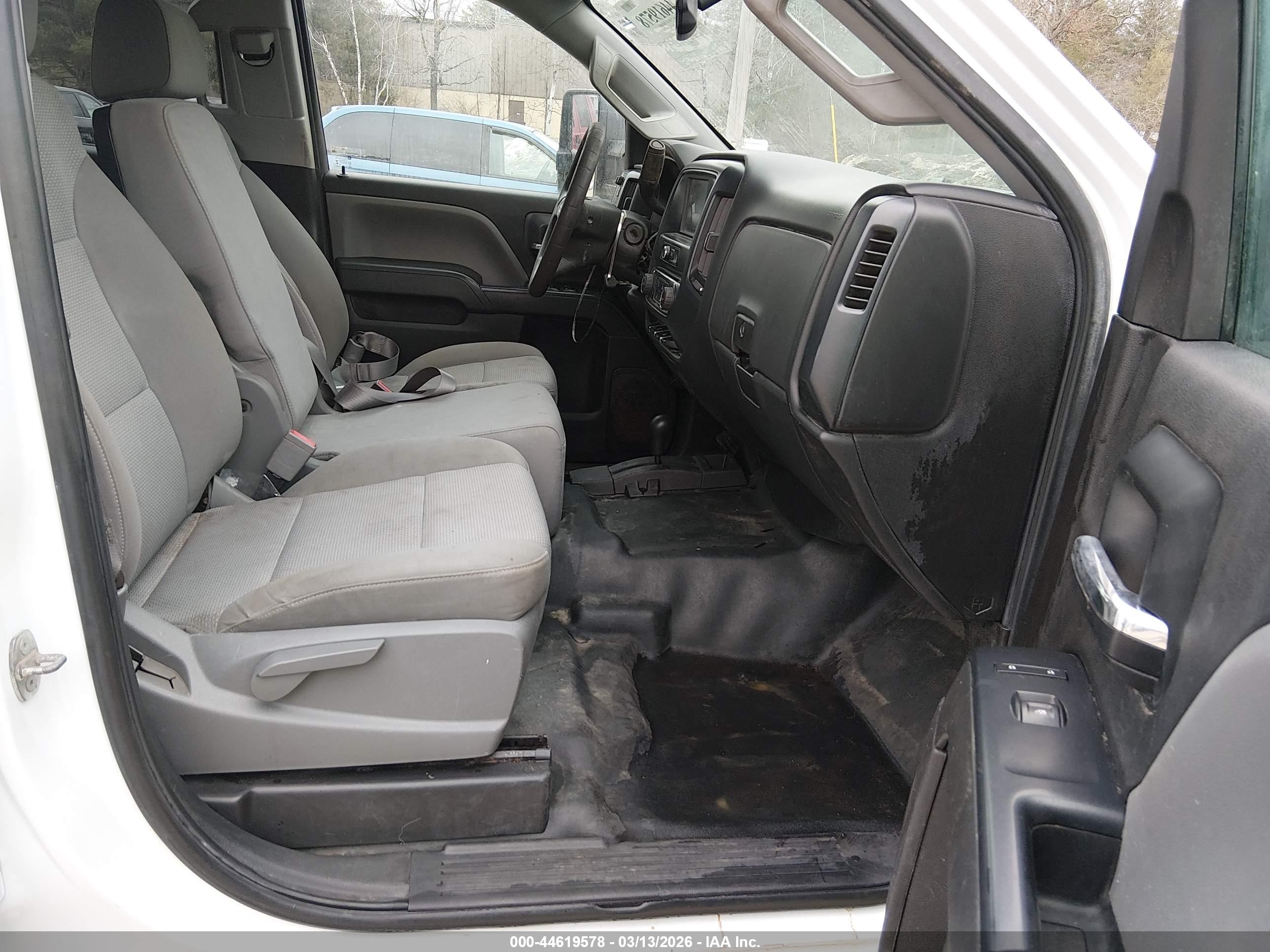 CHEVROLET SILVERADO image 5