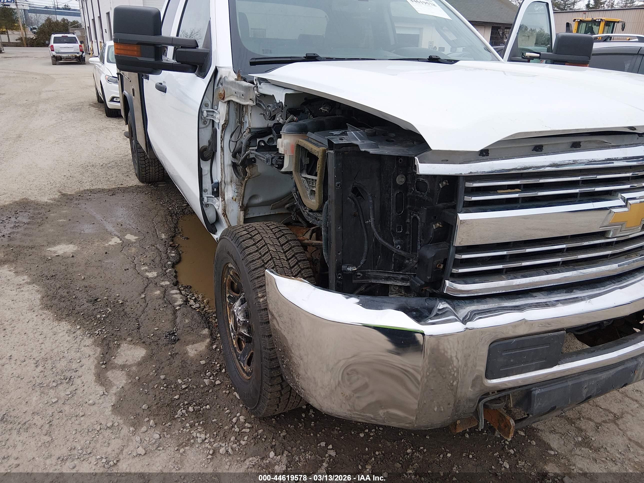 CHEVROLET SILVERADO image 6
