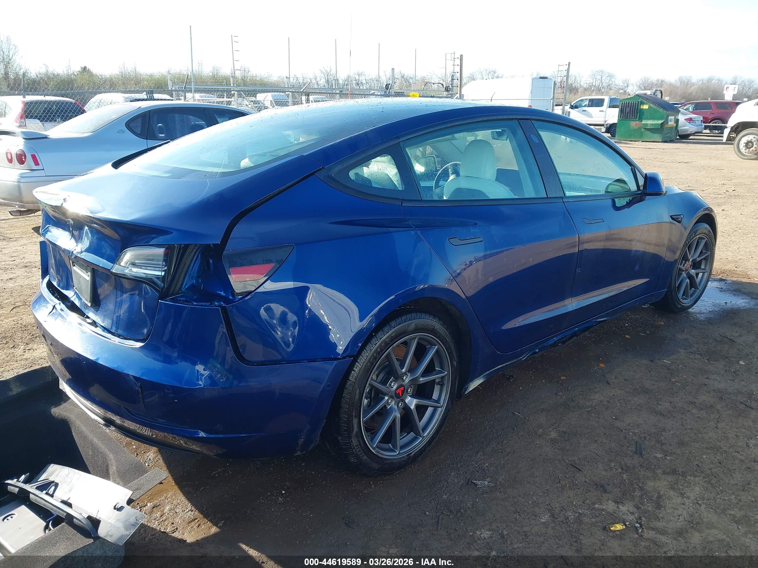 TESLA MODEL image 4