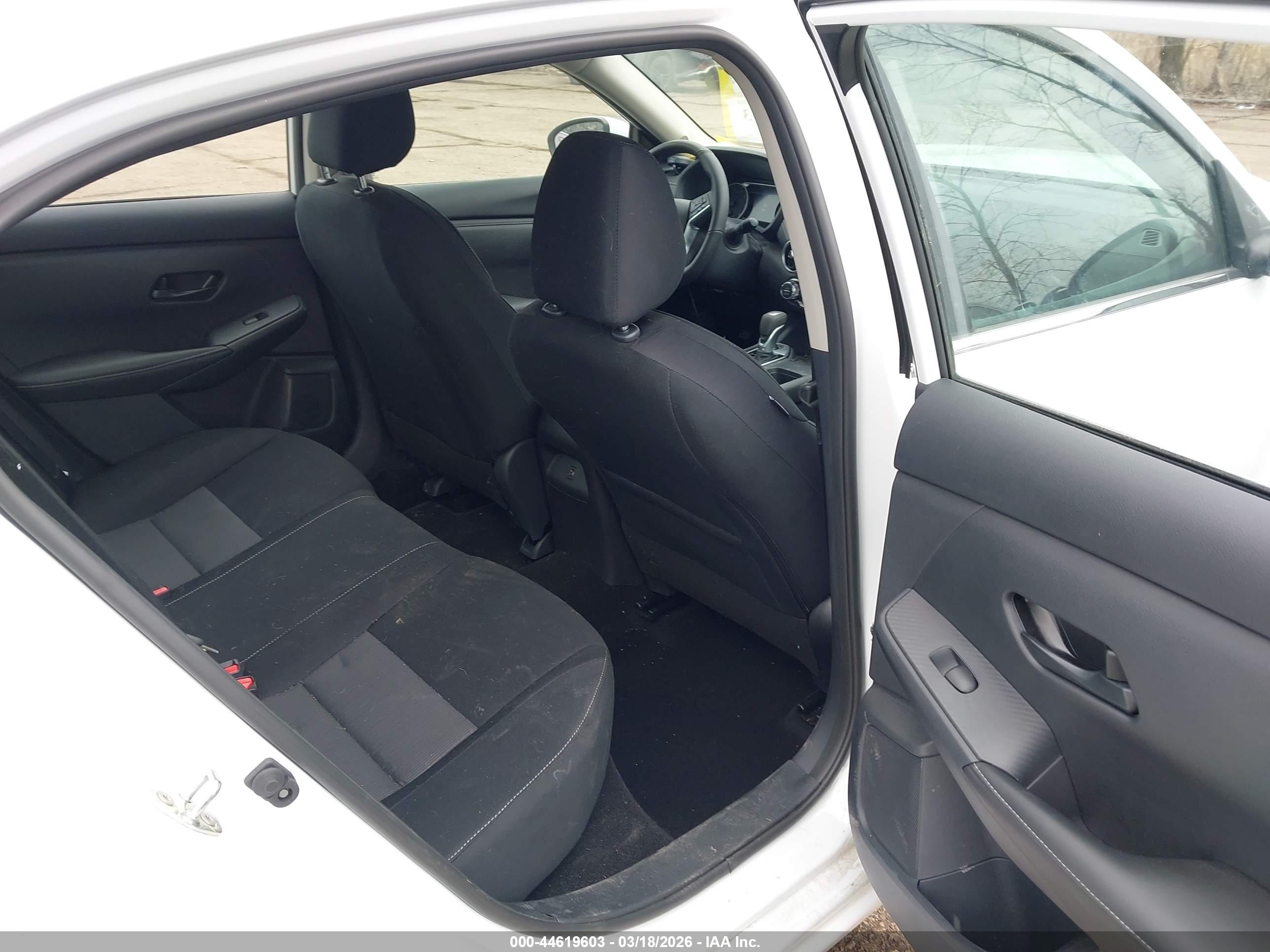 NISSAN SENTRA image 8