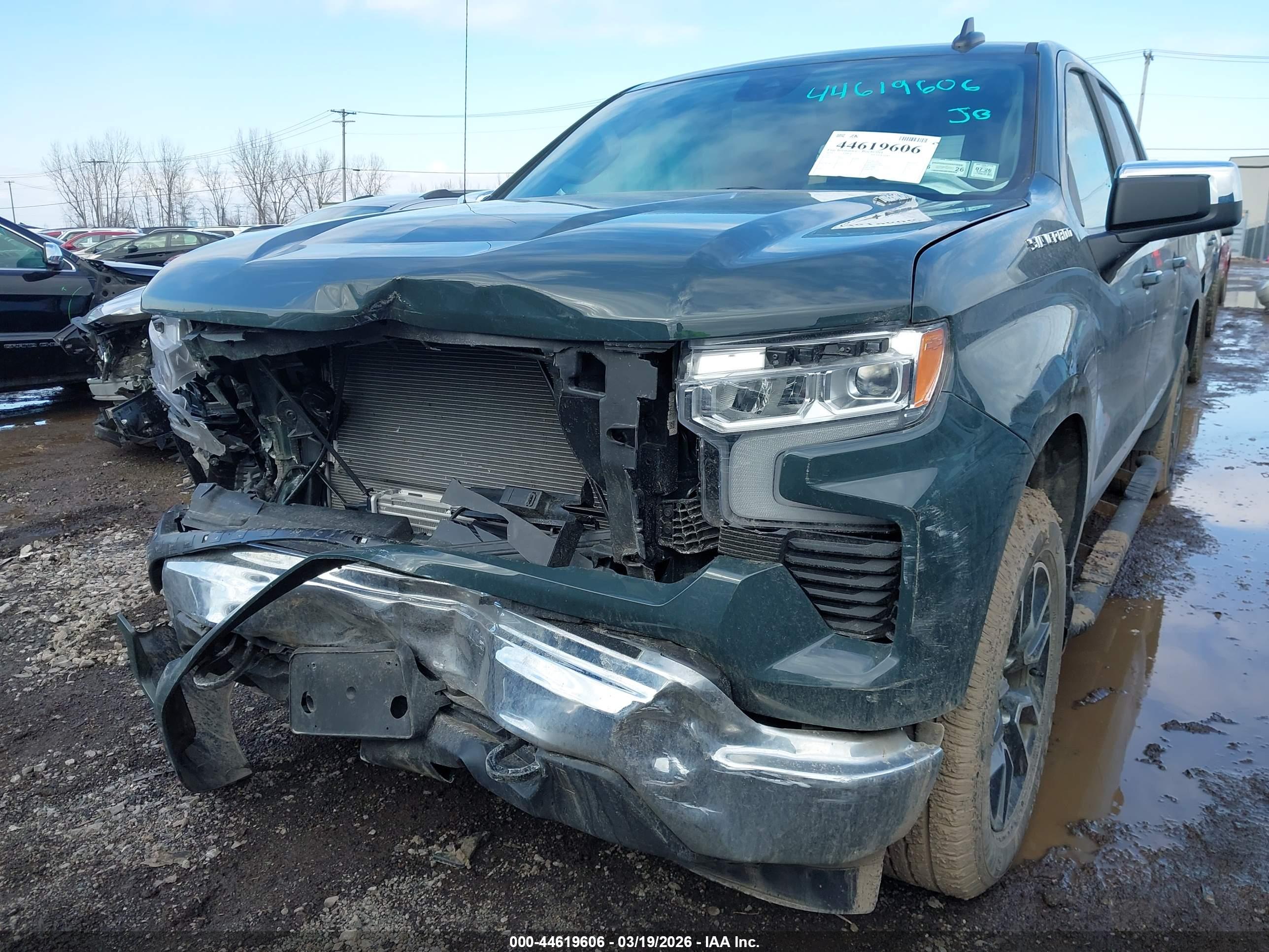 CHEVROLET SILVERADO image 6