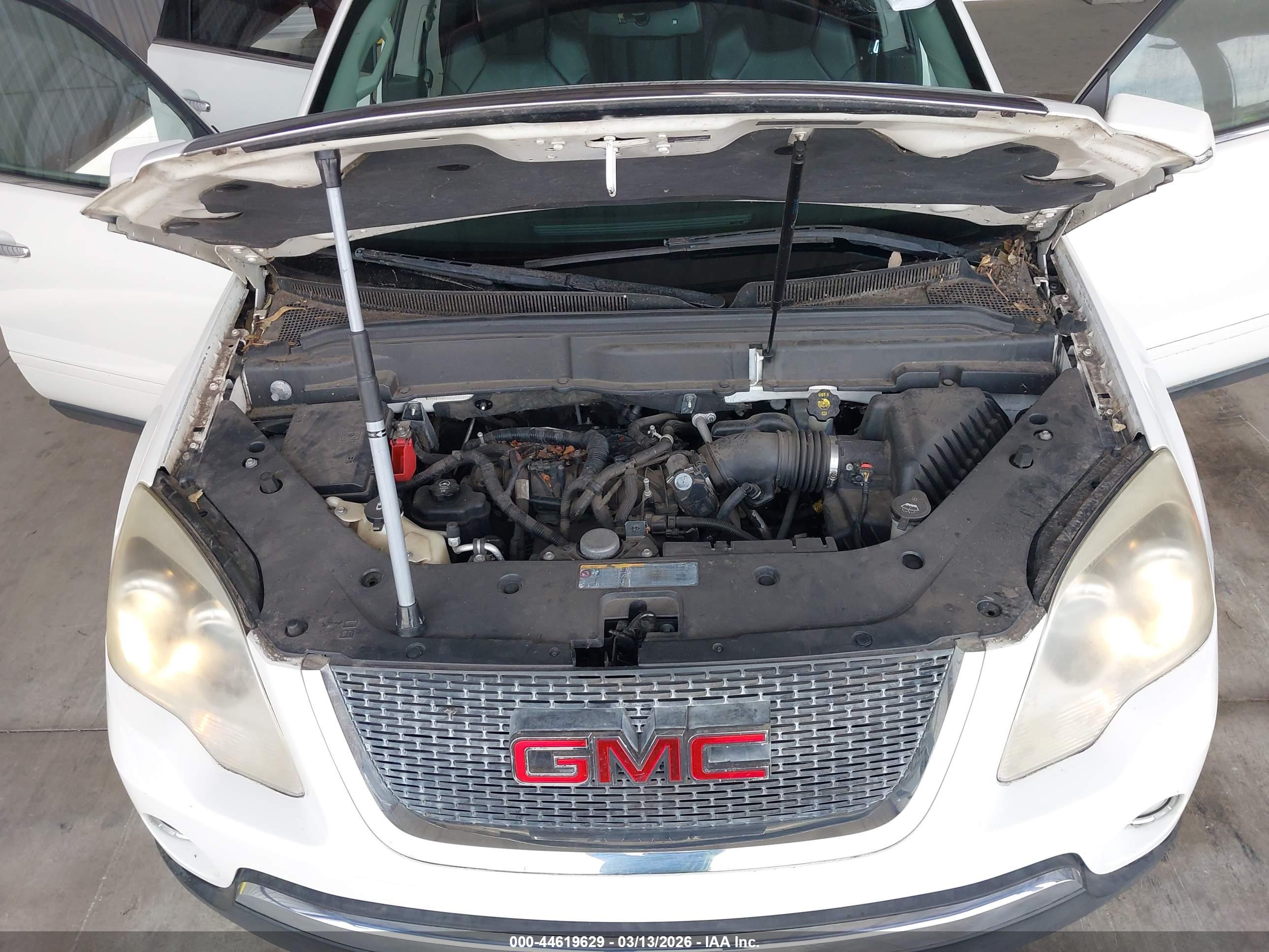 GMC ACADIA image 10
