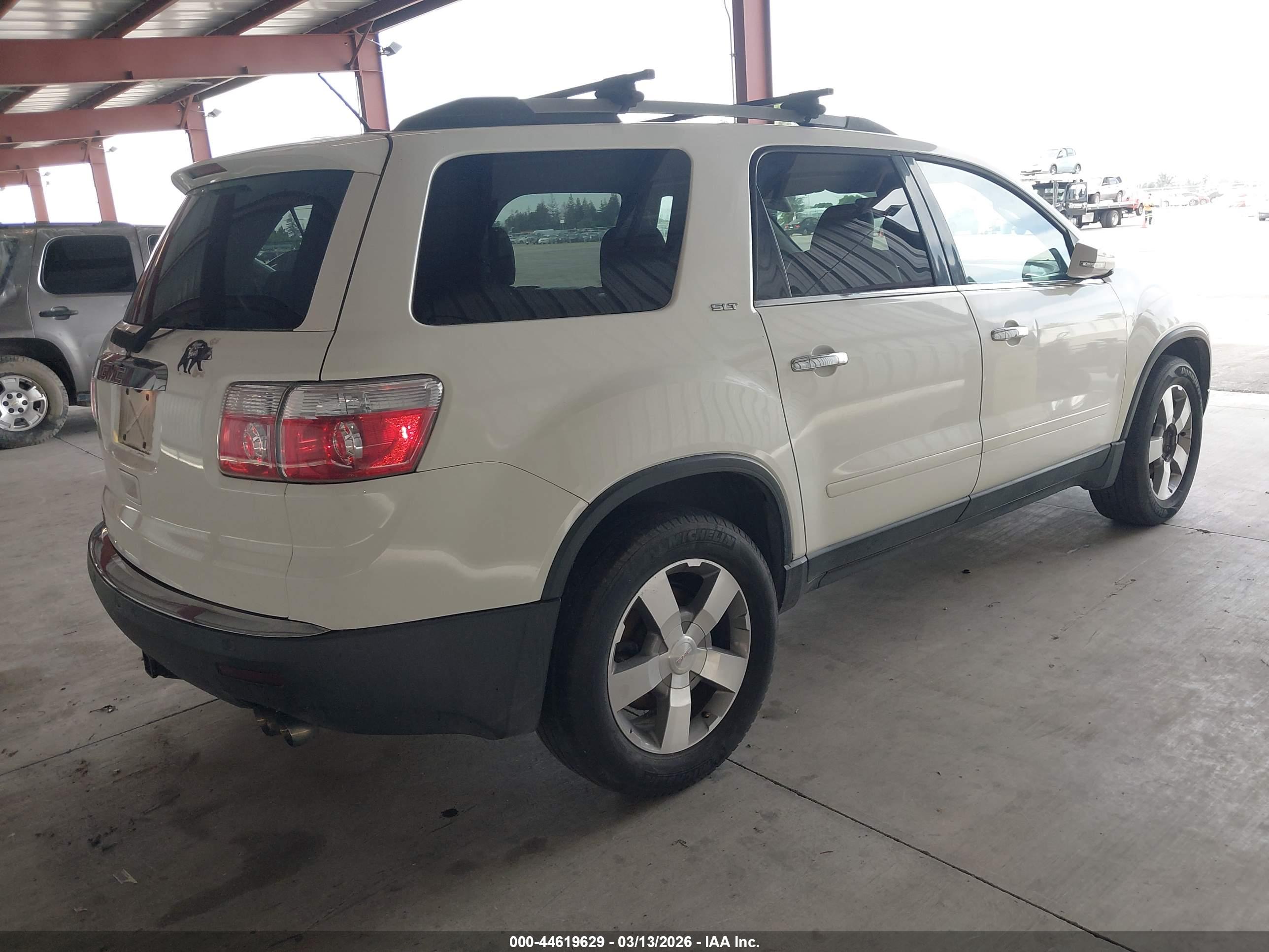 GMC ACADIA image 4