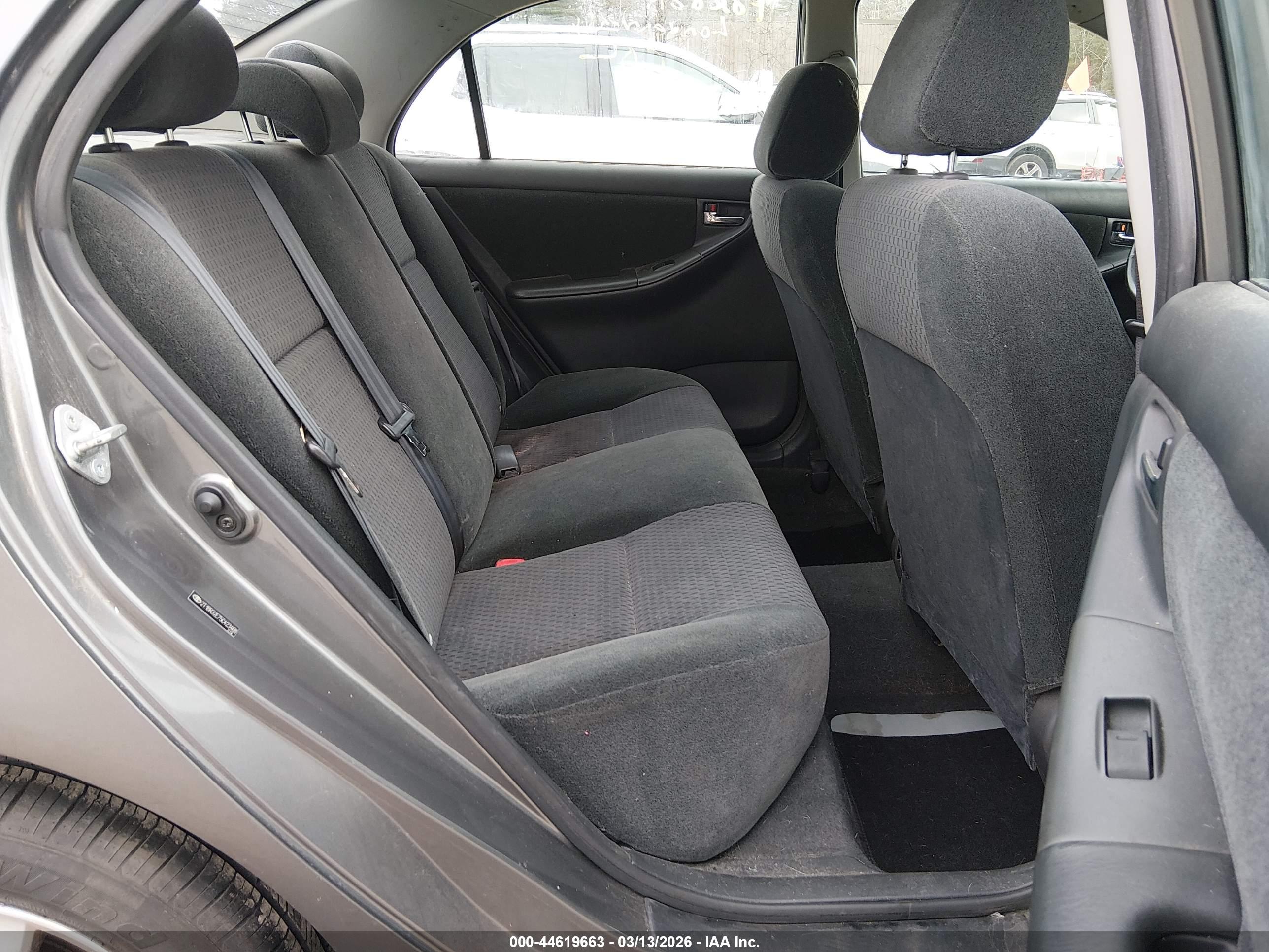 TOYOTA COROLLA image 8