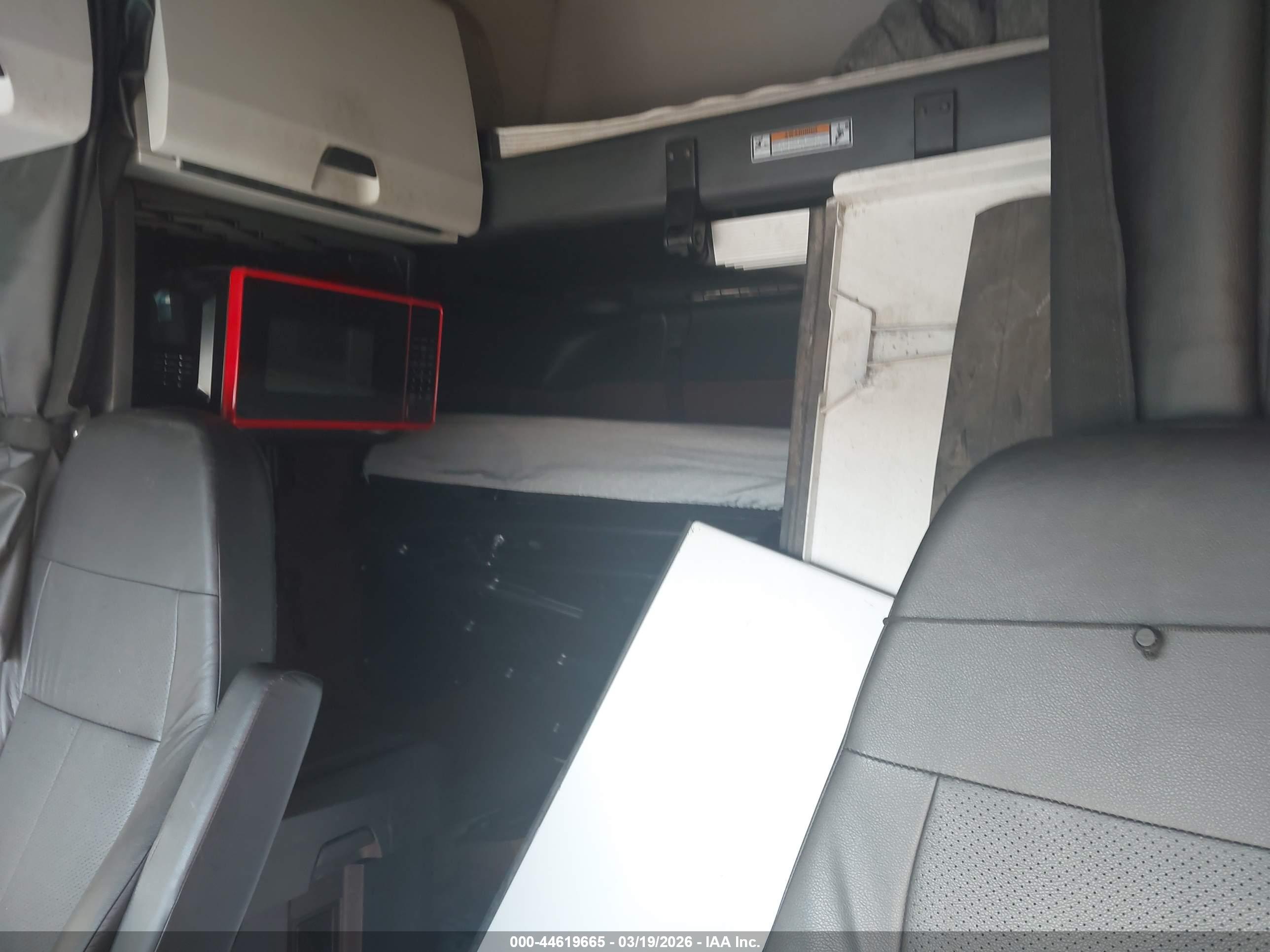 FREIGHTLINER NEW image 8