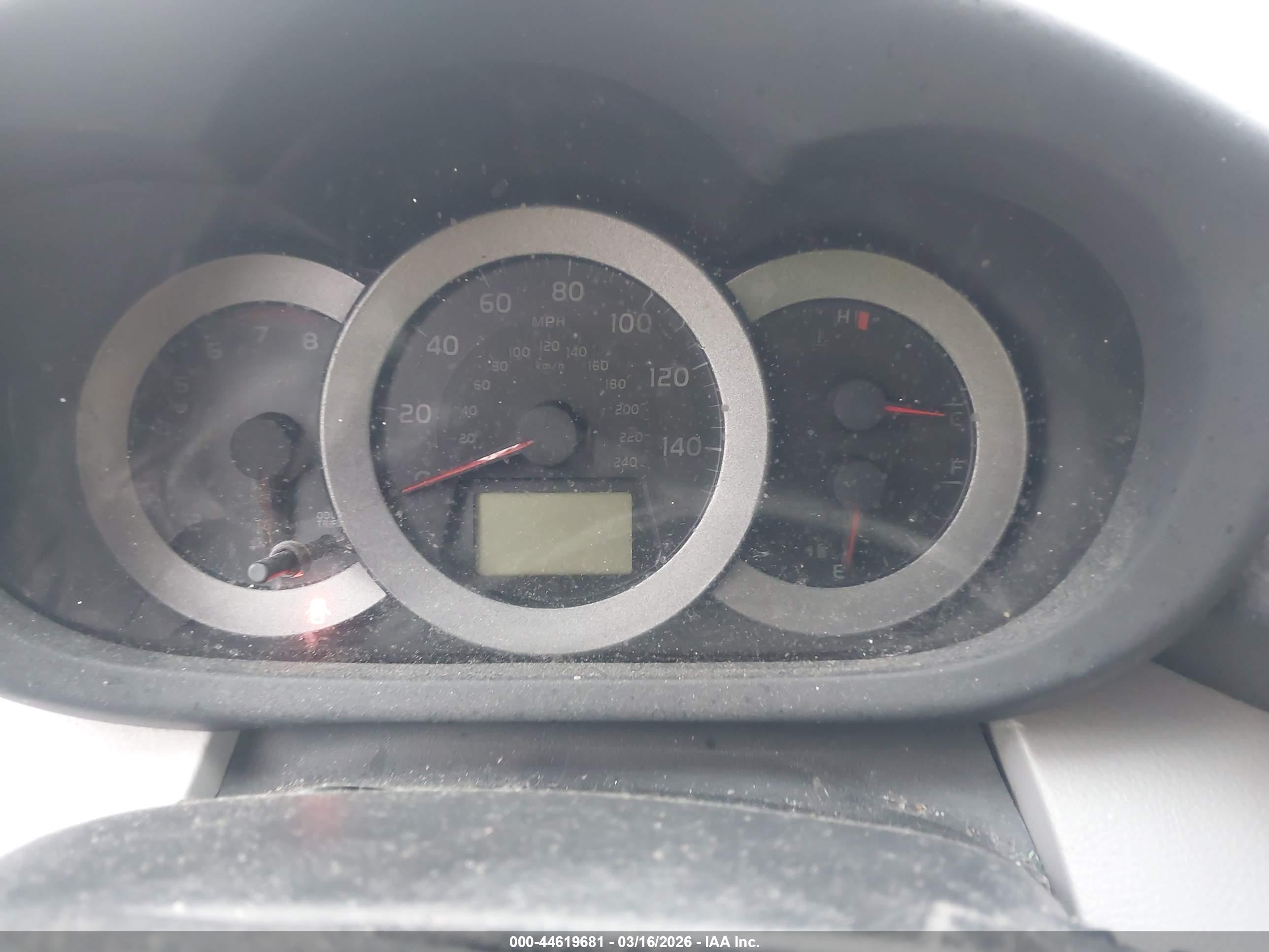 TOYOTA RAV4 image 7