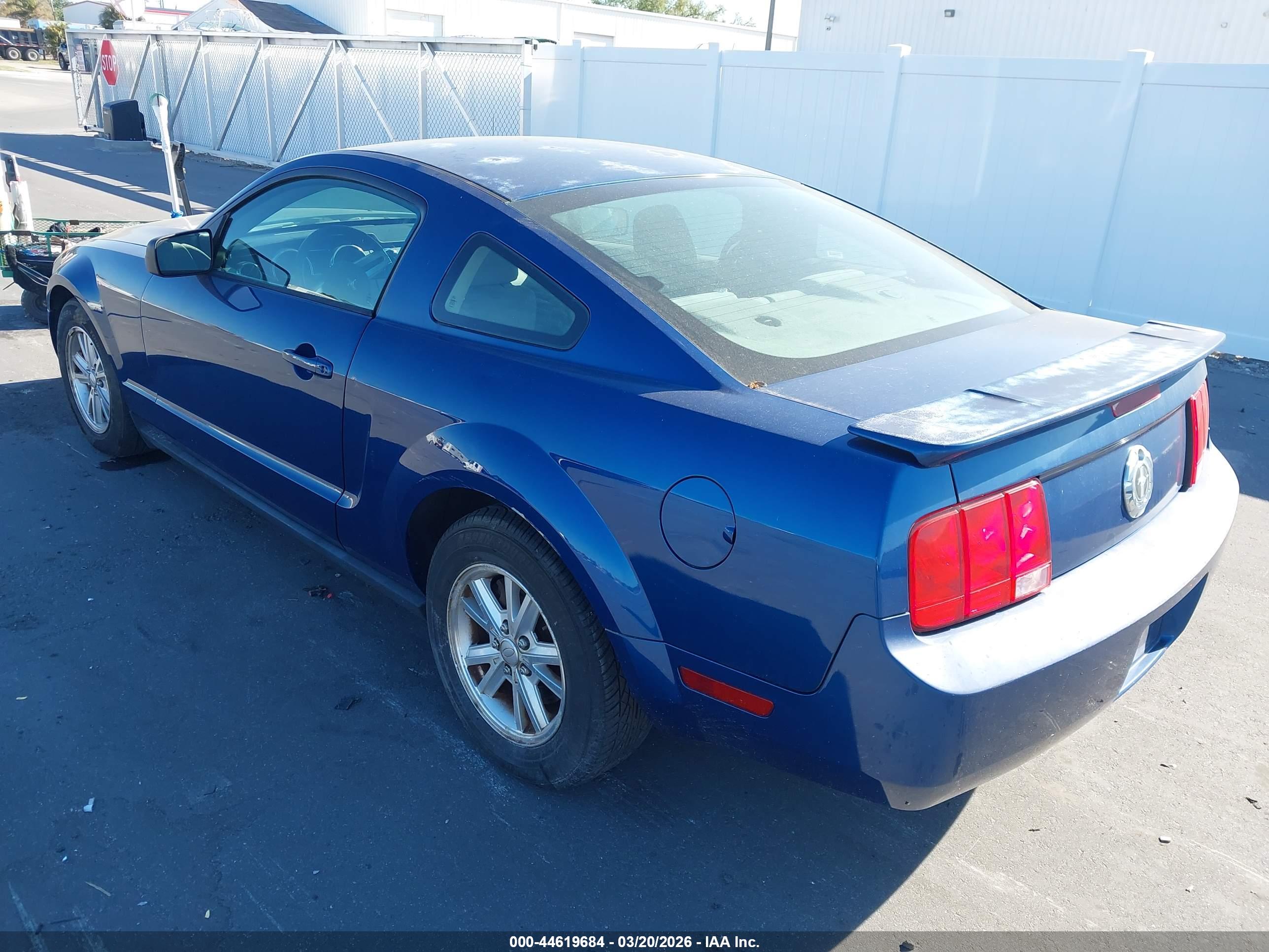 FORD MUSTANG image 3