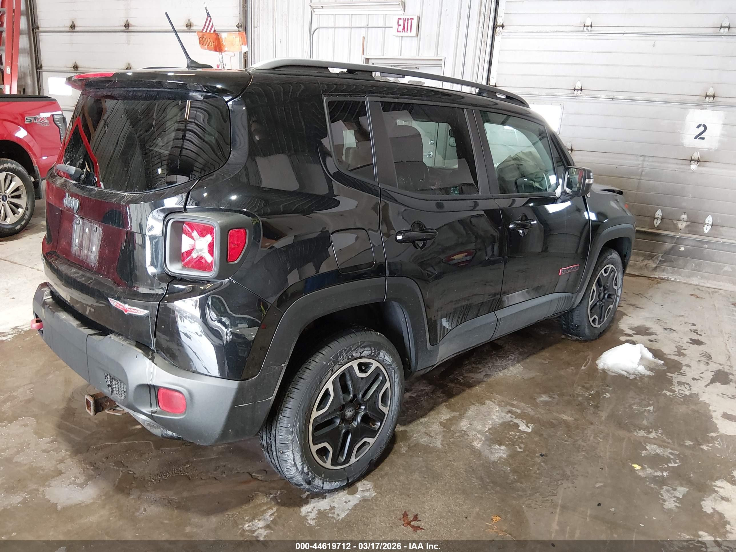 JEEP RENEGADE image 4