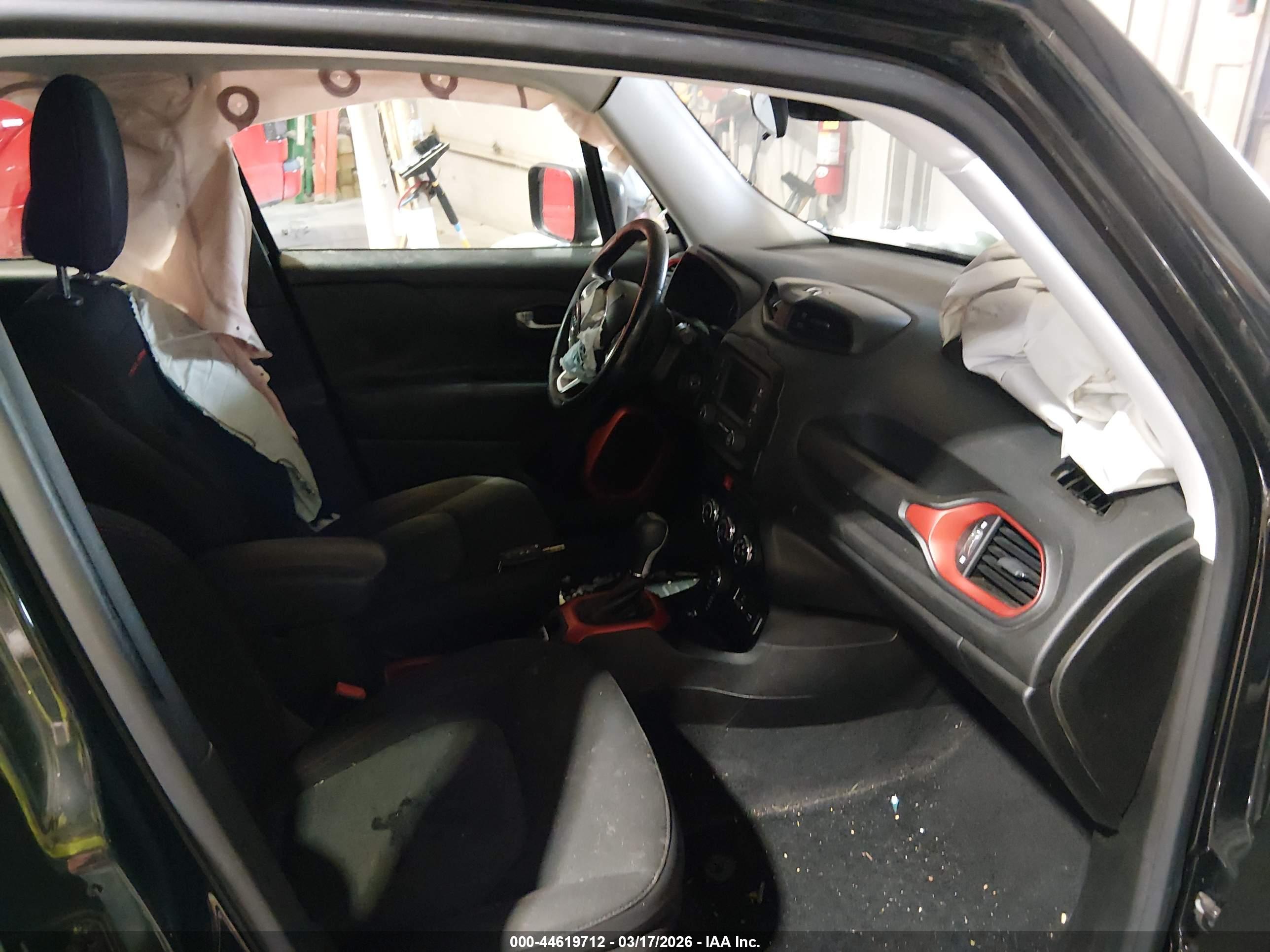 JEEP RENEGADE image 5