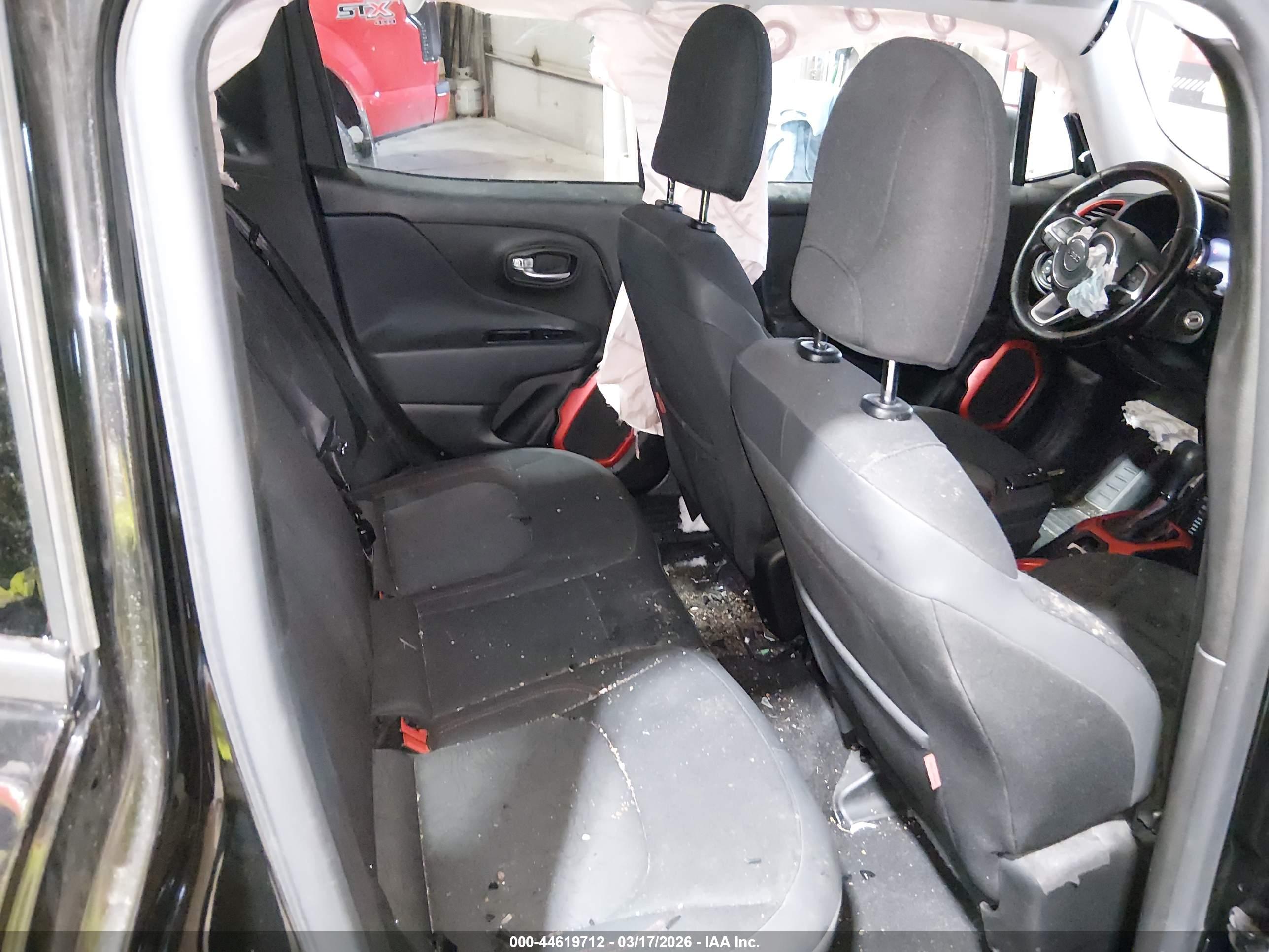 JEEP RENEGADE image 8