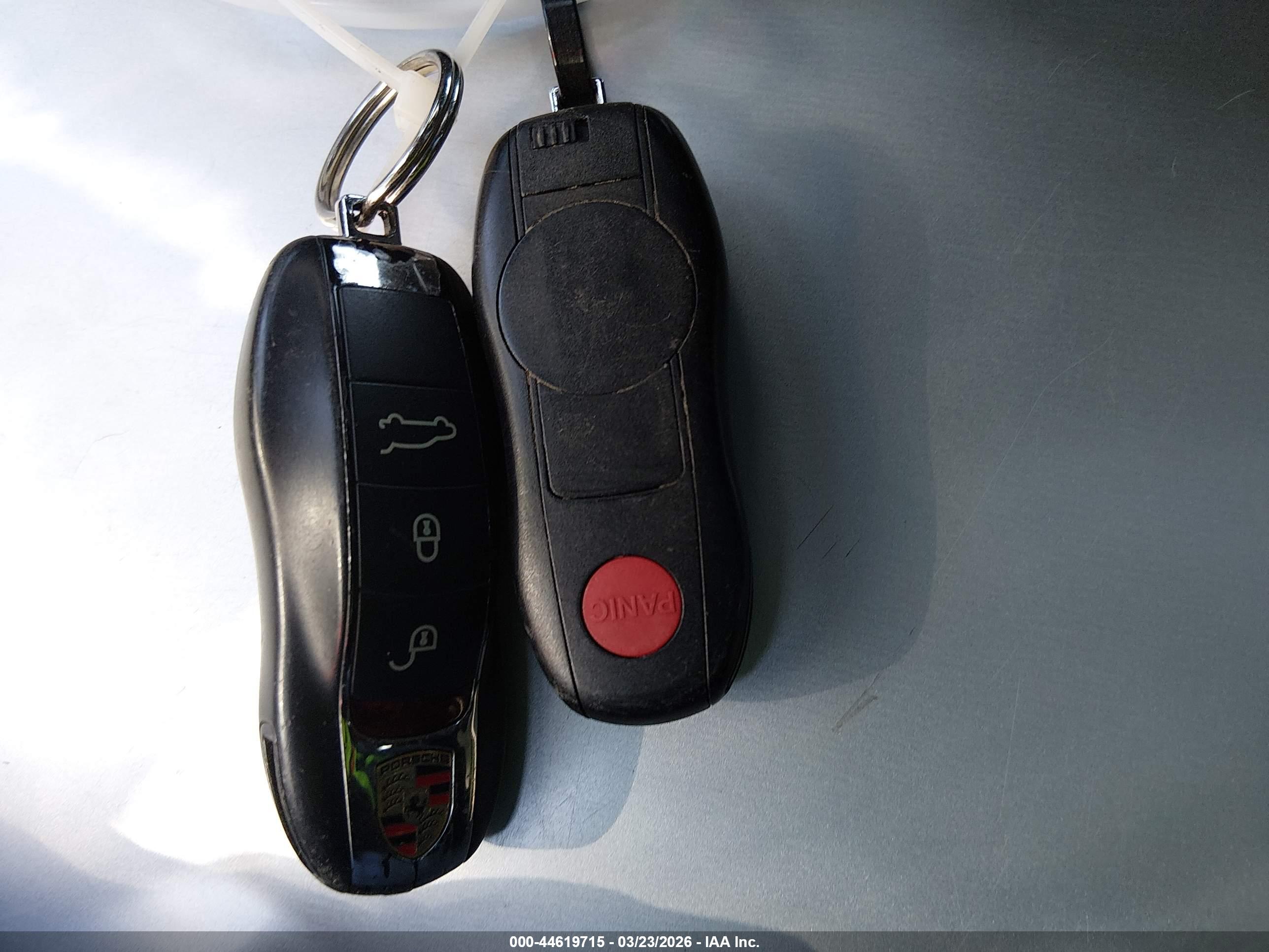 PORSCHE MACAN image 11