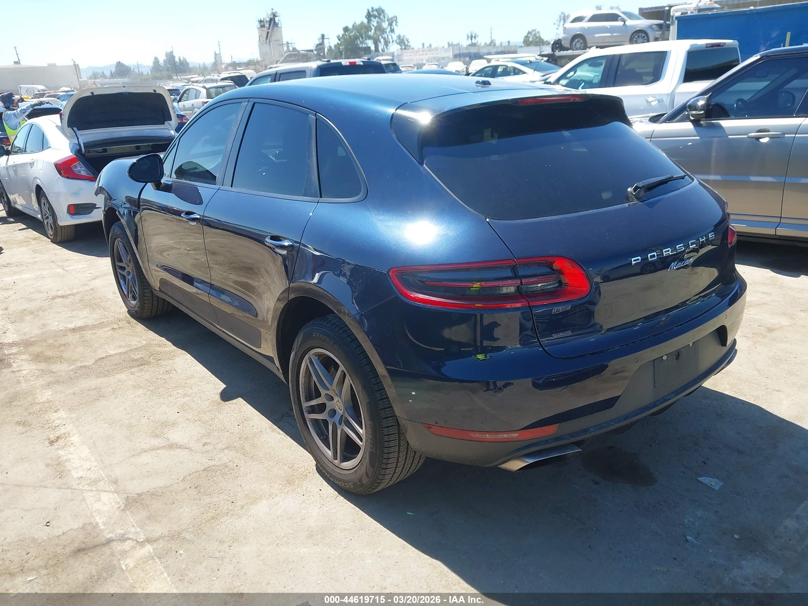 PORSCHE MACAN image 3