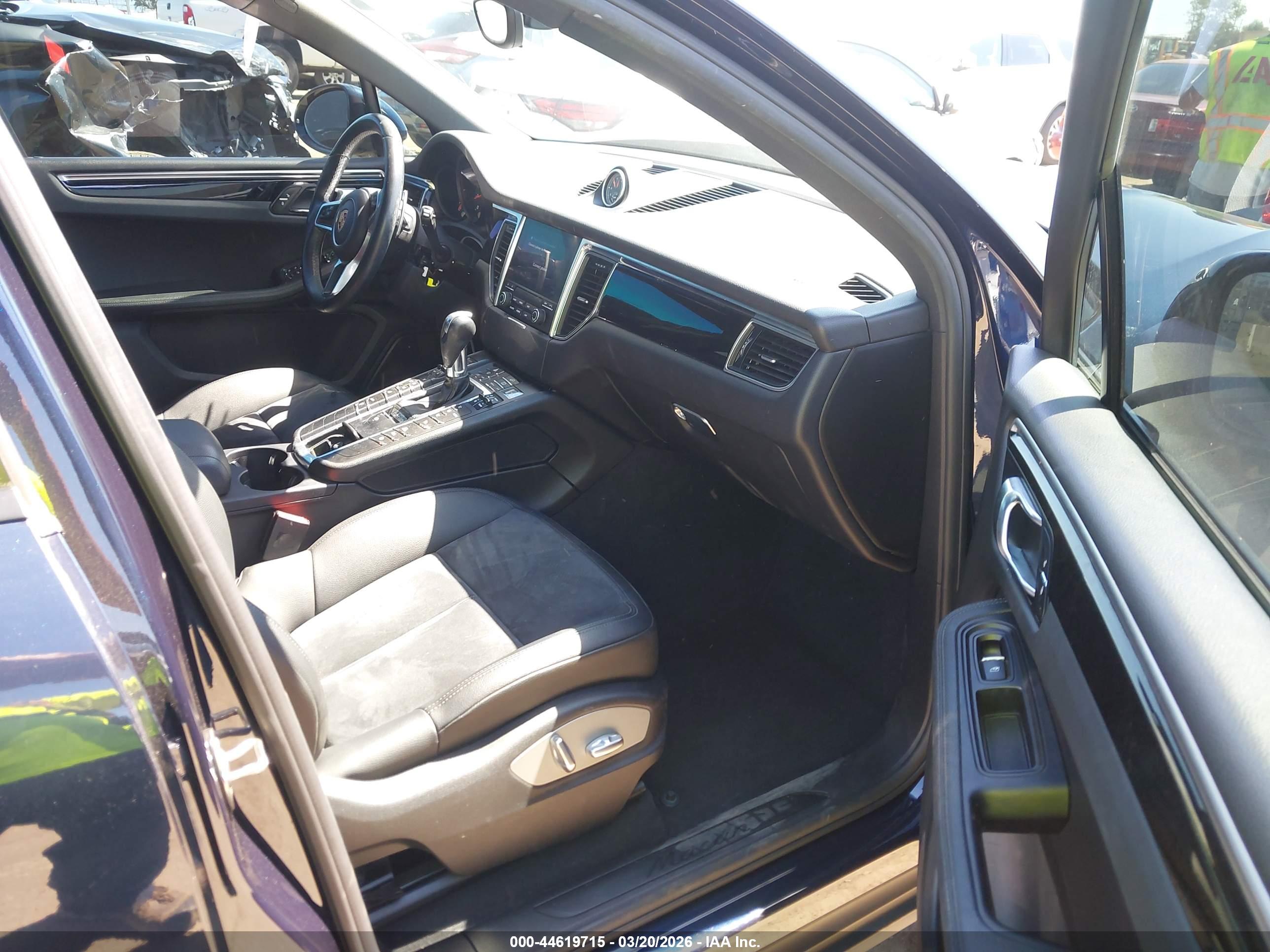 PORSCHE MACAN image 5