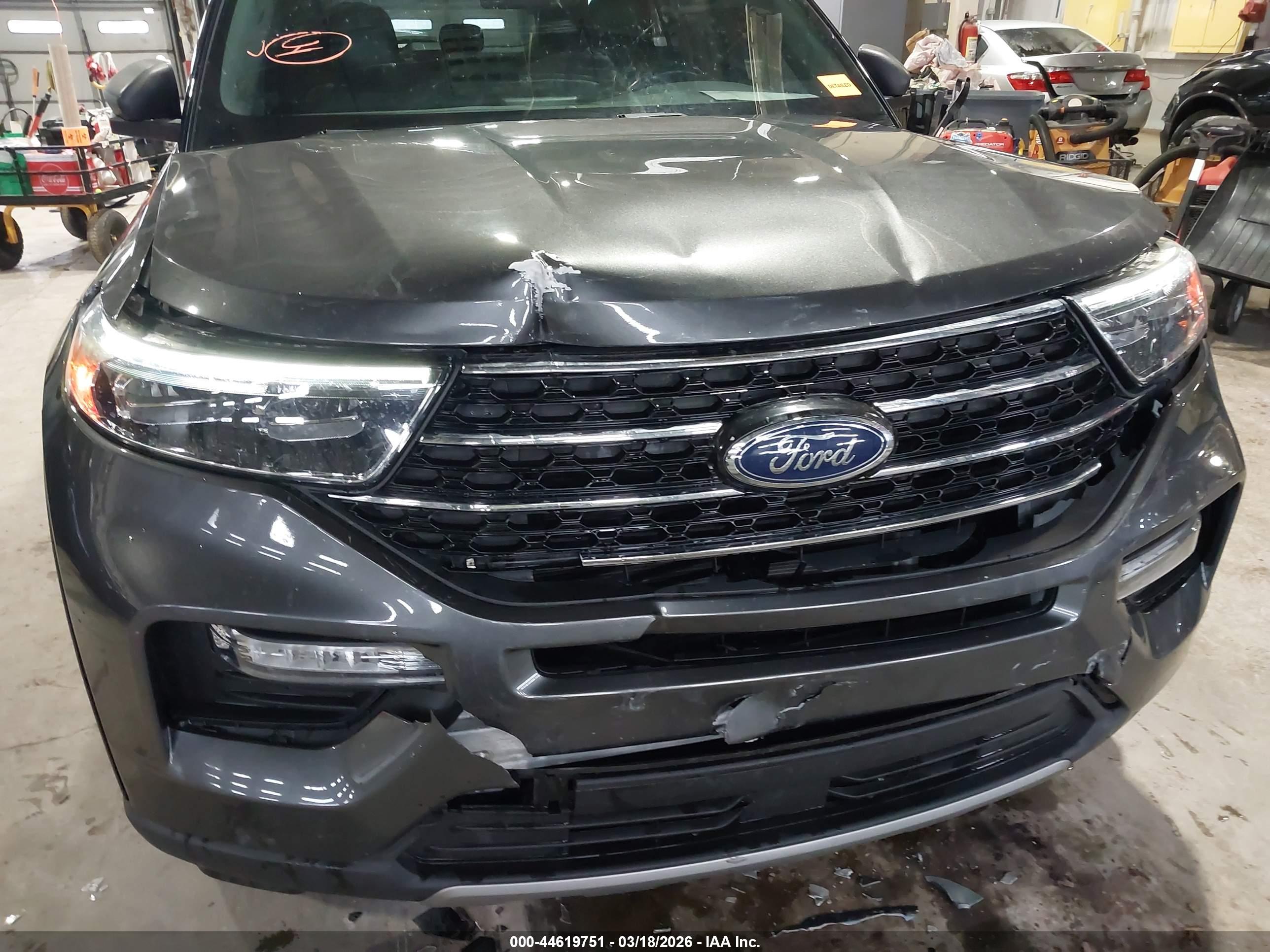FORD EXPLORER image 6