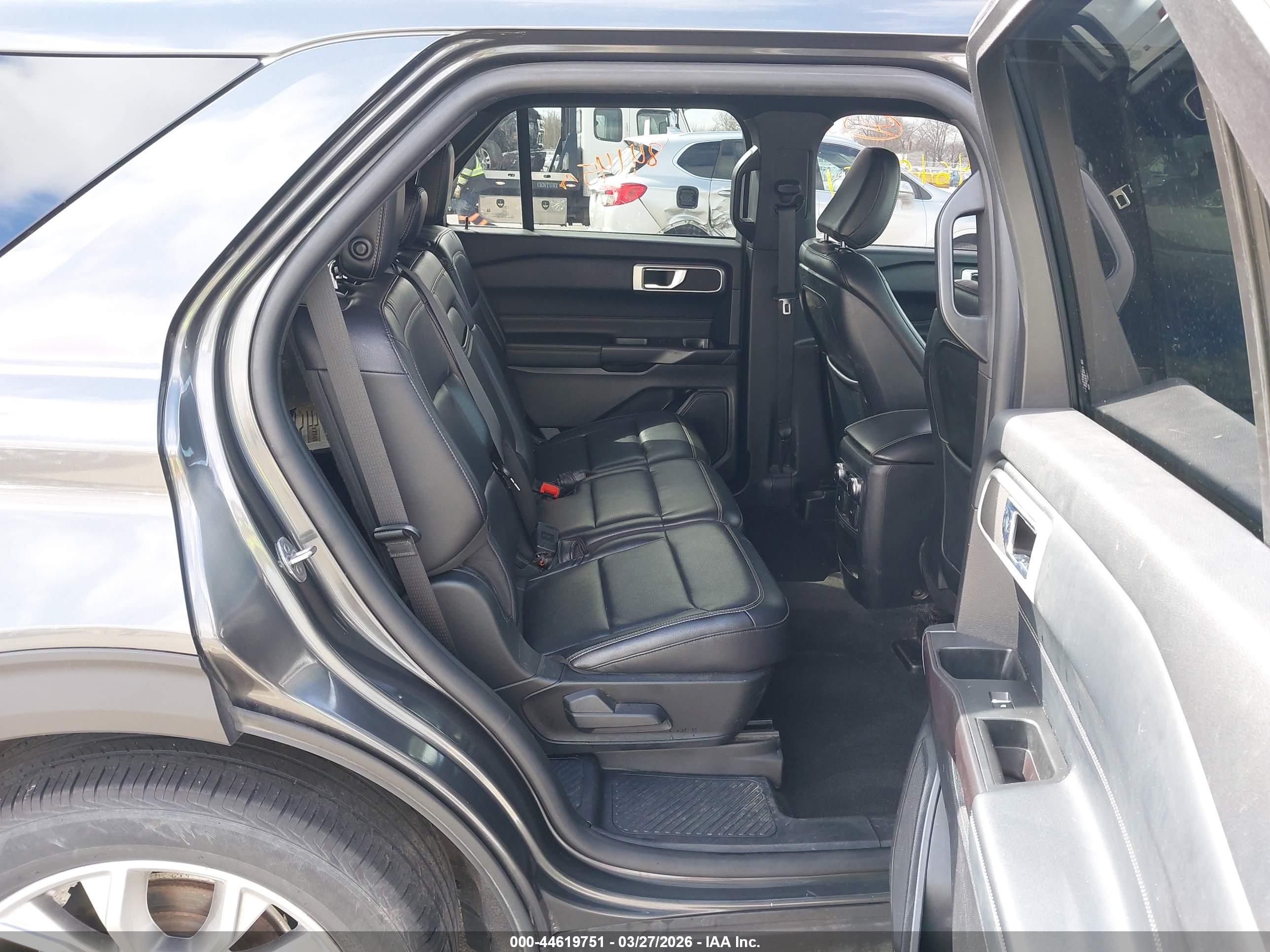 FORD EXPLORER image 8