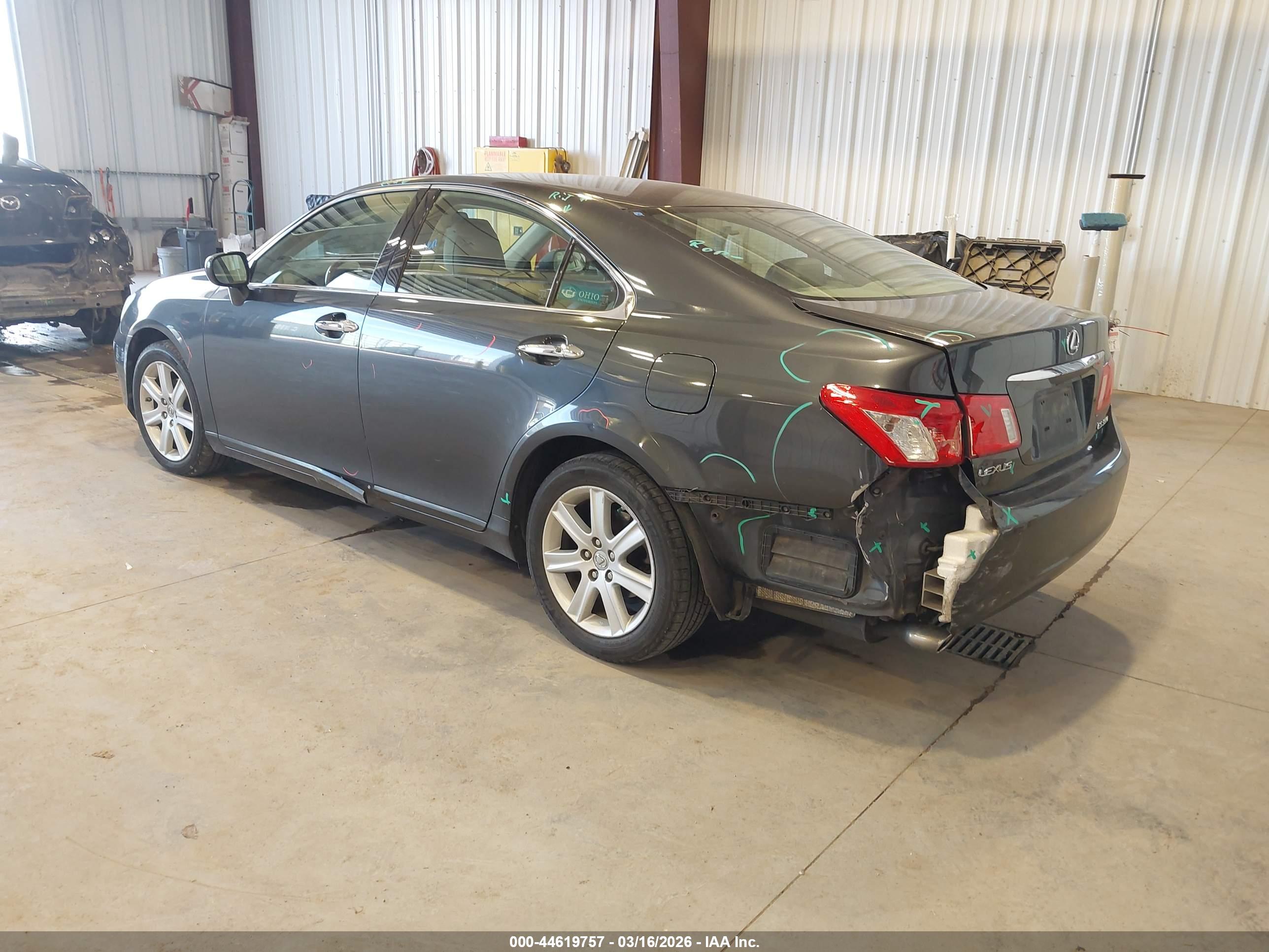LEXUS ES image 3