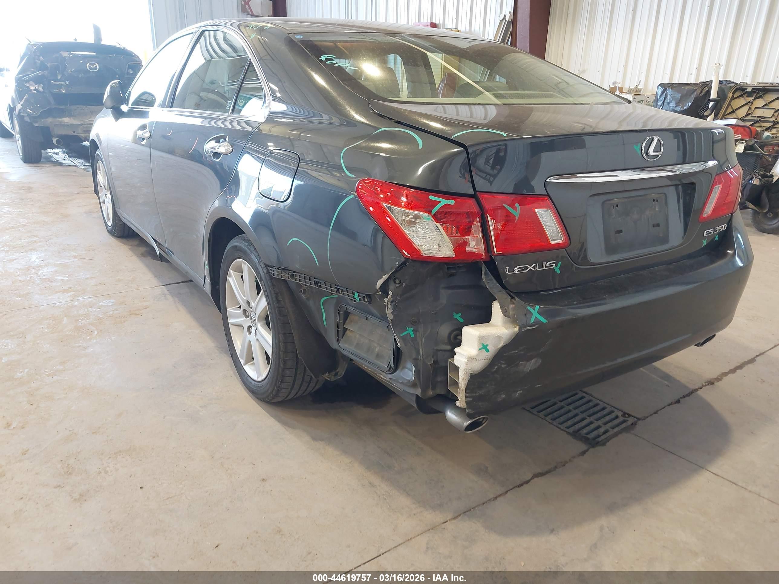 LEXUS ES image 6