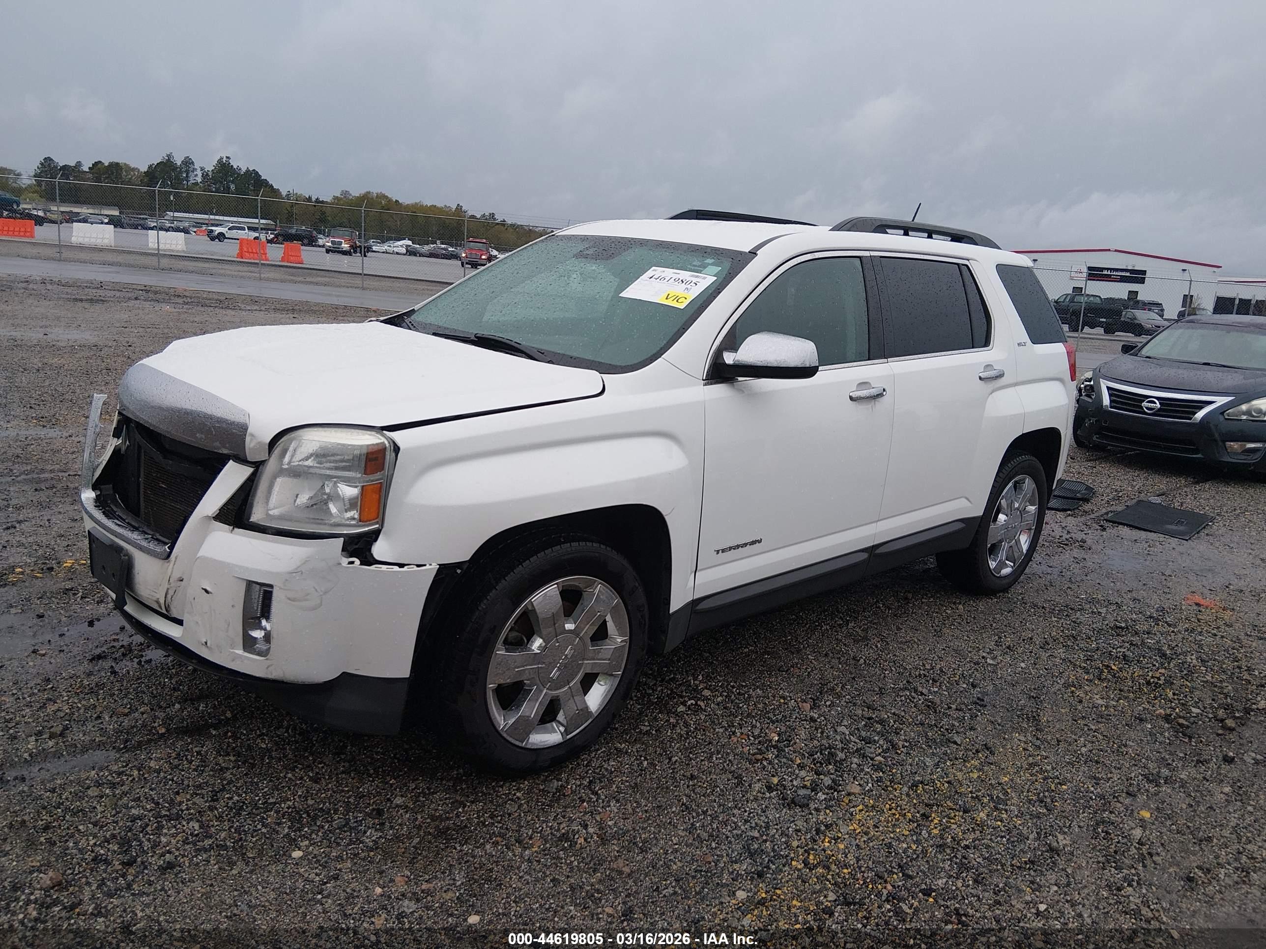 GMC TERRAIN image 2