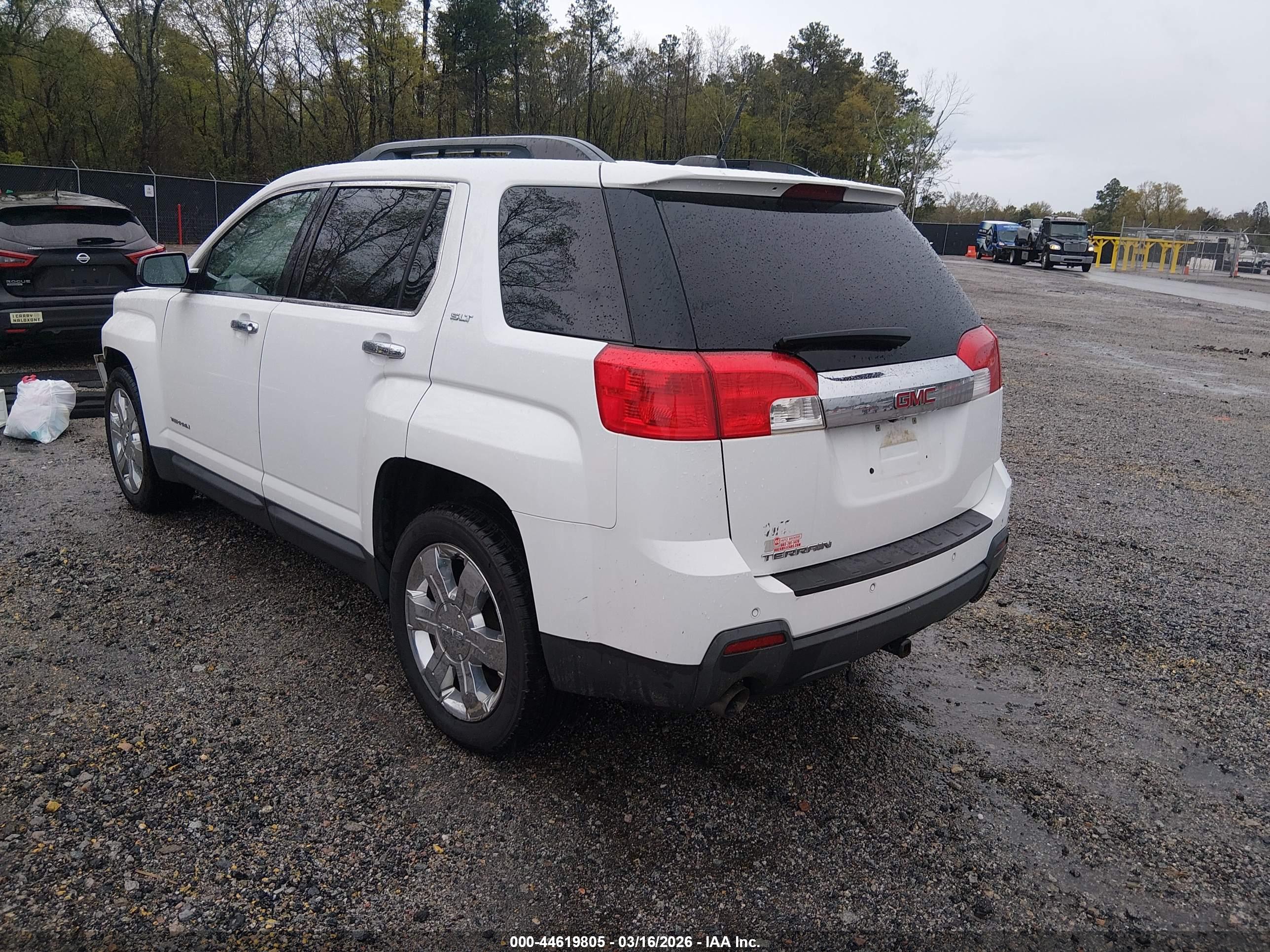 GMC TERRAIN image 3