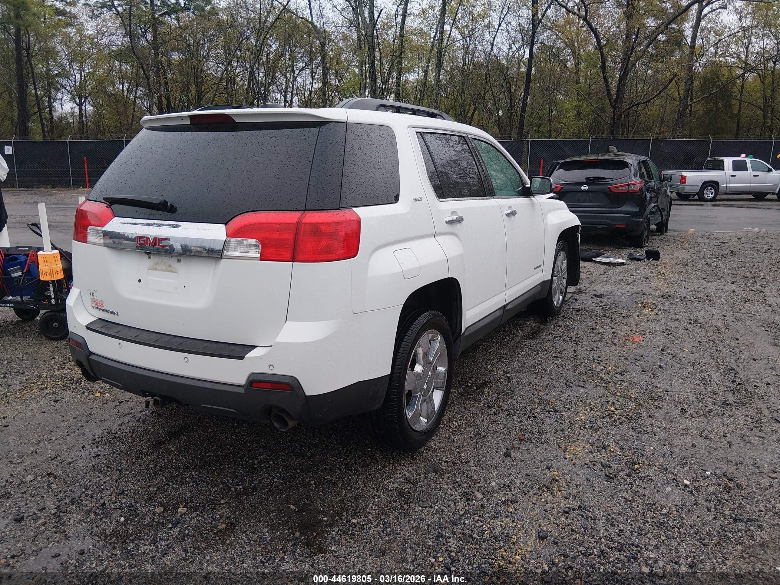 GMC TERRAIN image 4